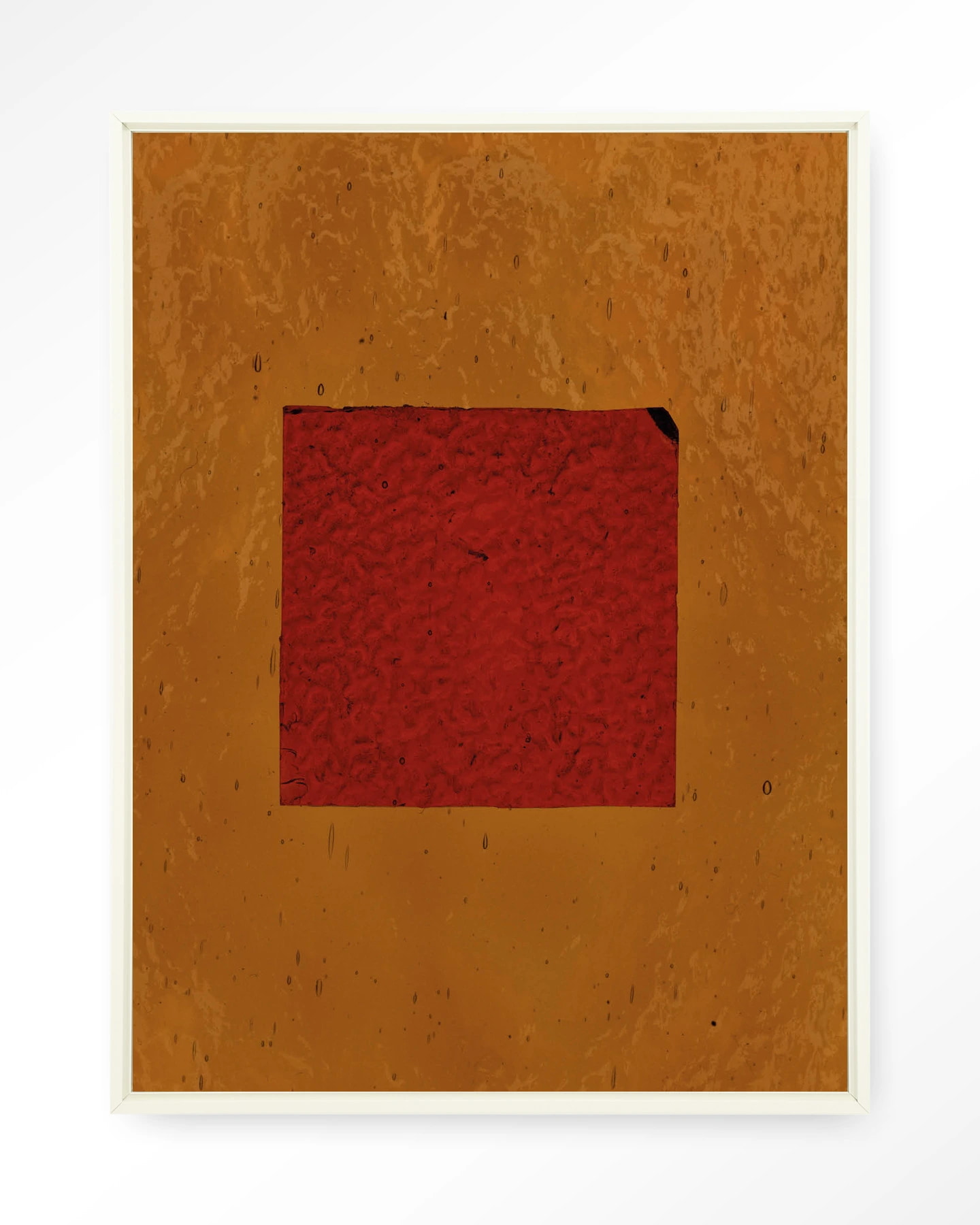 Urban Cotton Wandkleed 'Geen Rood' 80 x 110cm in Floating Frame - off white