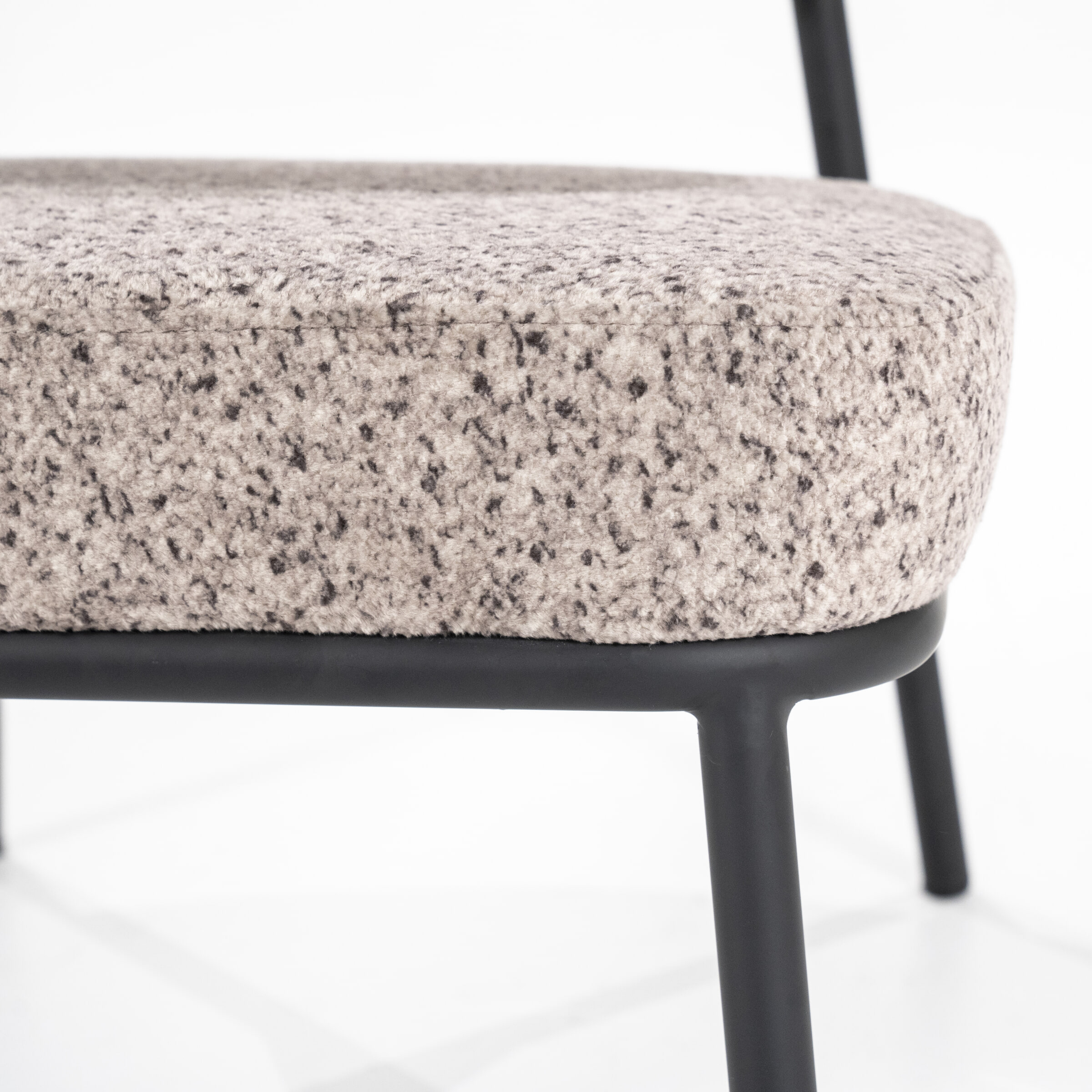By-Boo Fauteuil 'Jari' kleur Taupe
