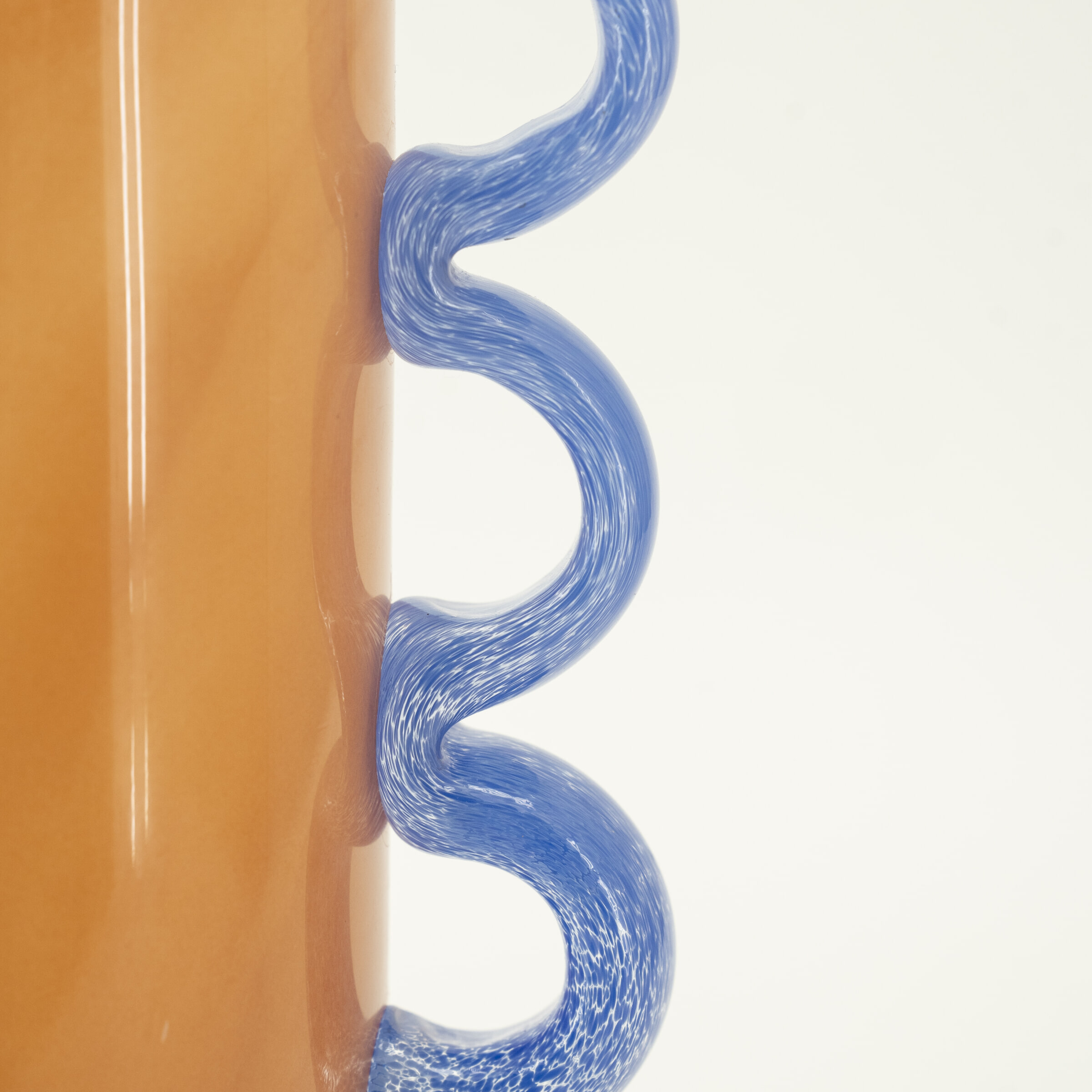 By-Boo Vaas 'Alegre' Mondgeblazen glas, kleur Oranje