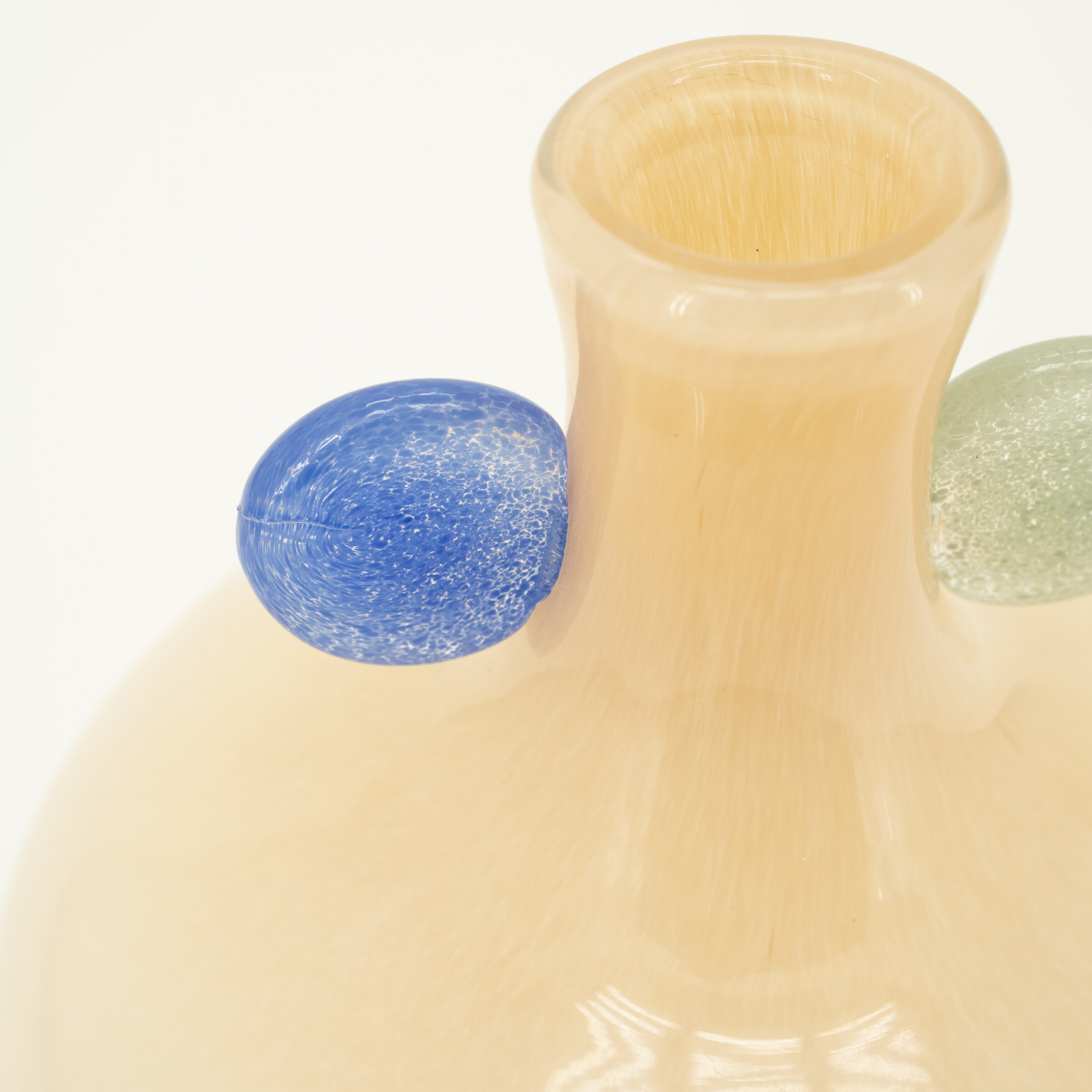 By-Boo Vaas 'Alegre' Mondgeblazen glas, kleur Beige