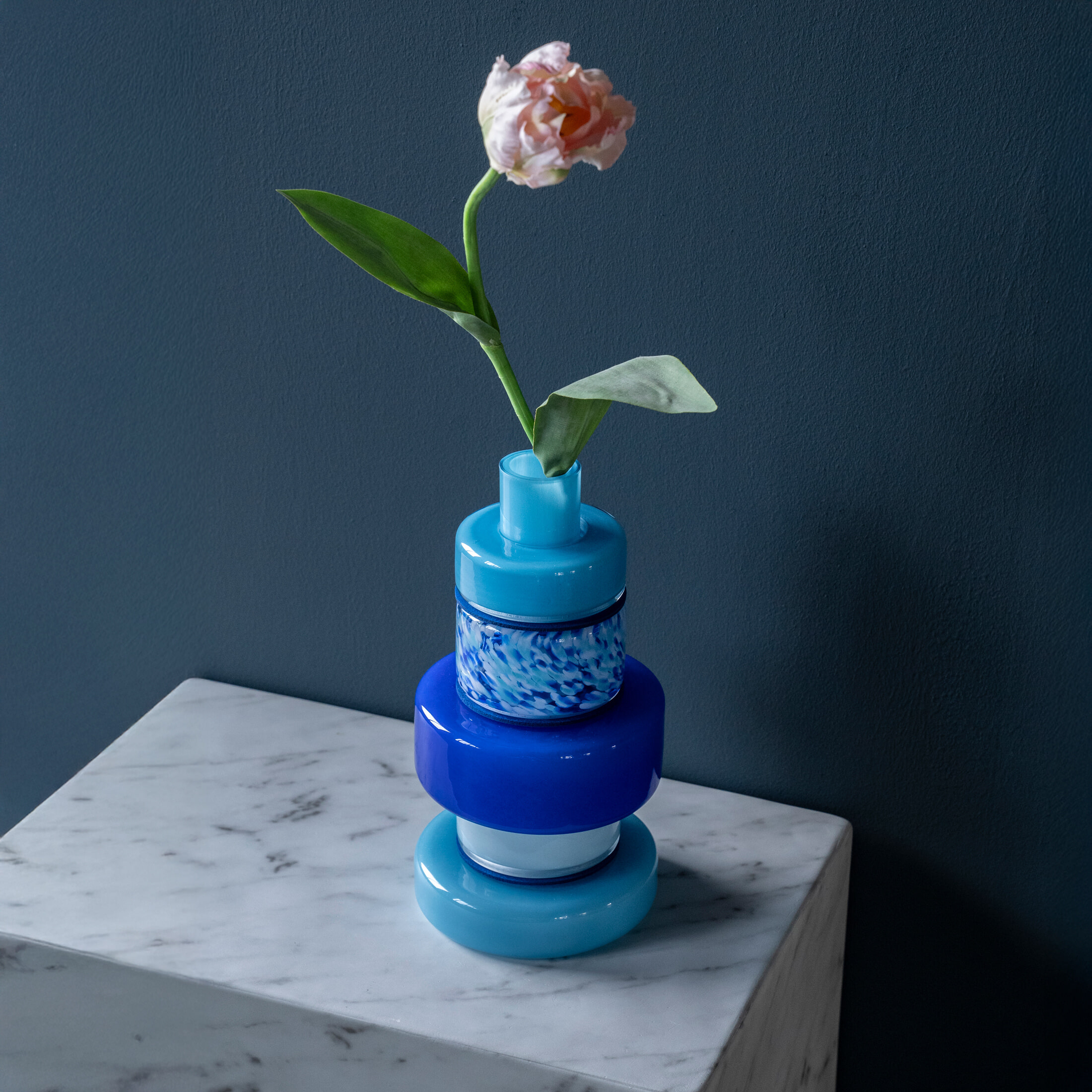 By-Boo Vaas 'Golas' Mondgeblazen glas, kleur Blauw
