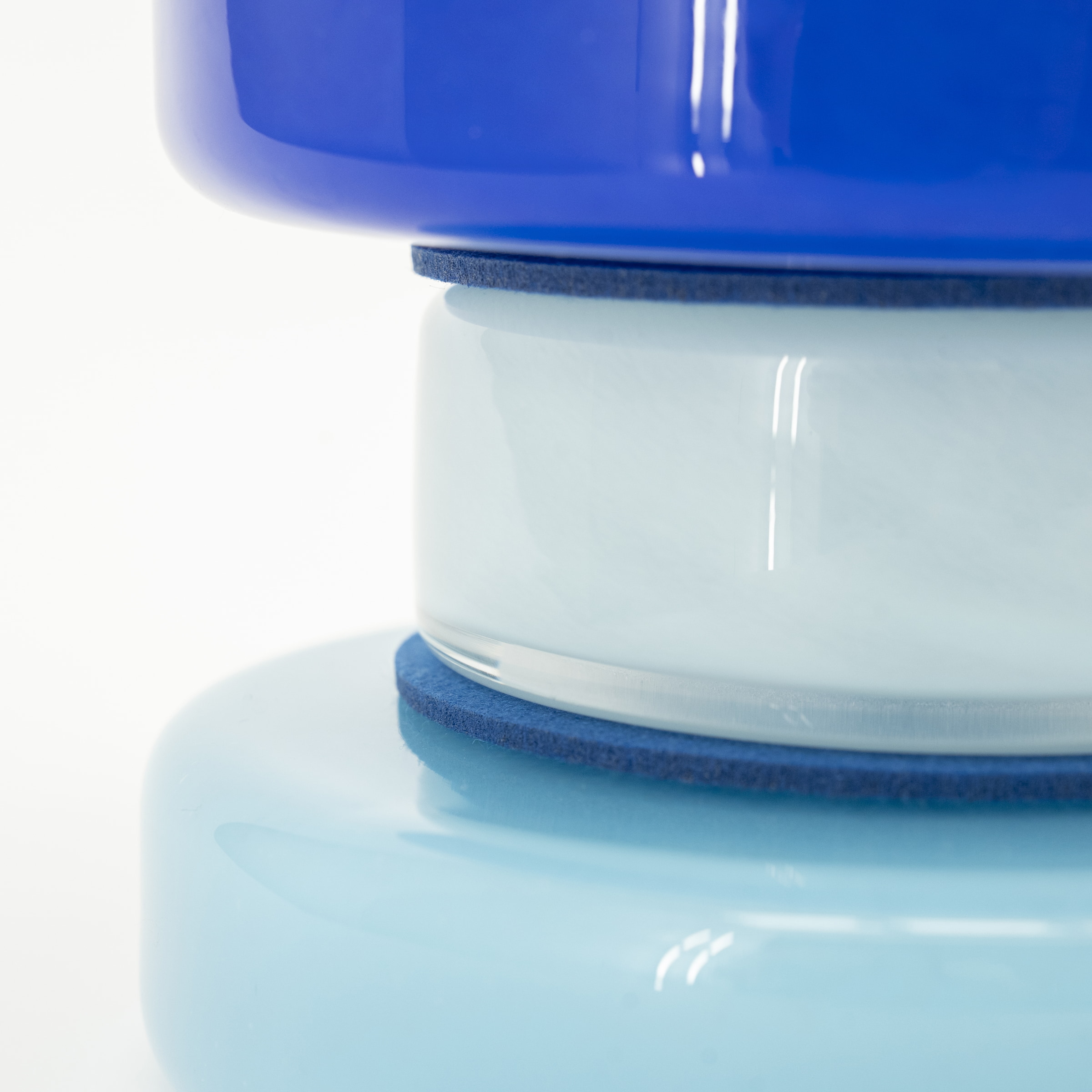 By-Boo Vaas 'Golas' Mondgeblazen glas, kleur Blauw