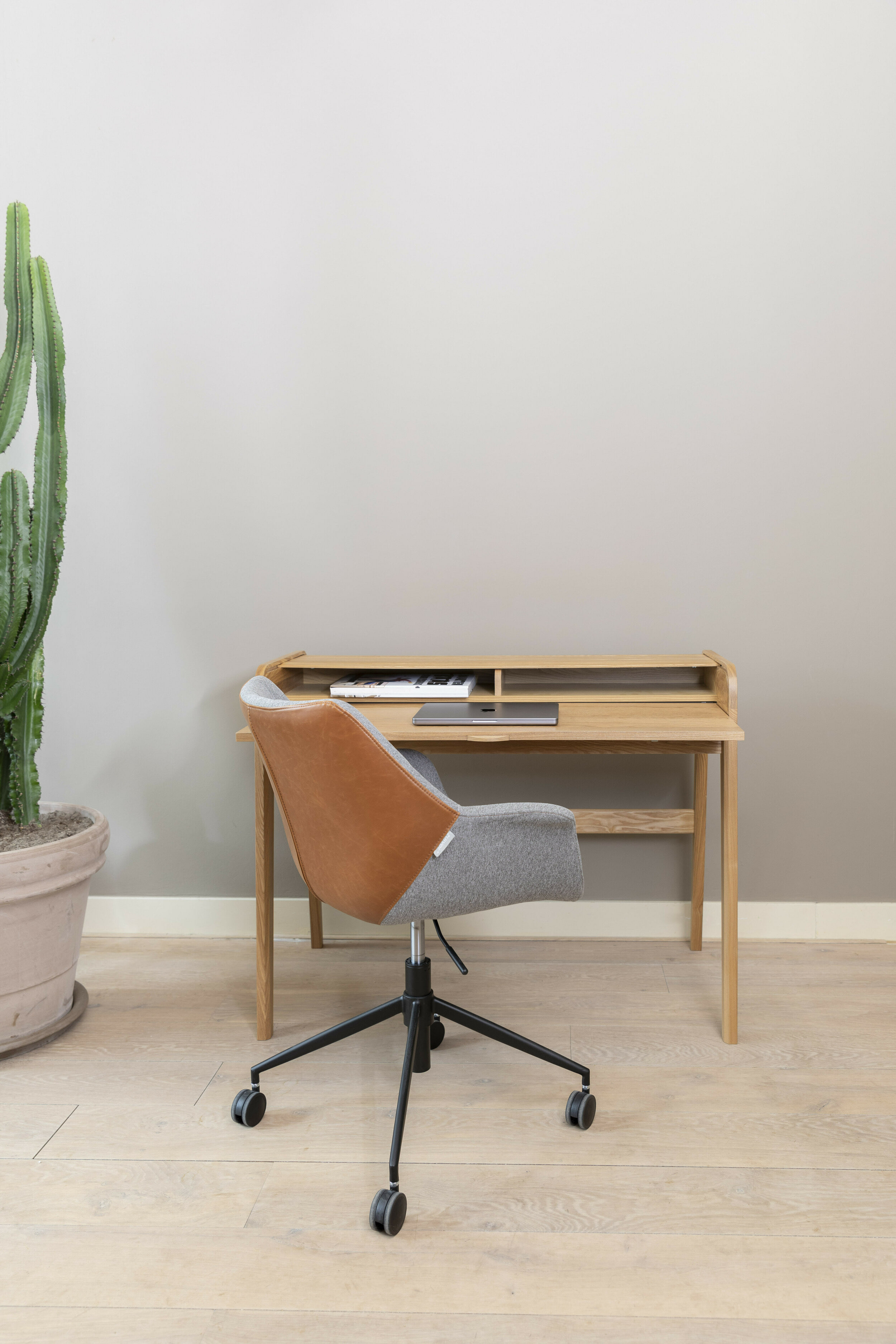 Zuiver Bureau 'Barbier' Essenhout, kleur Naturel