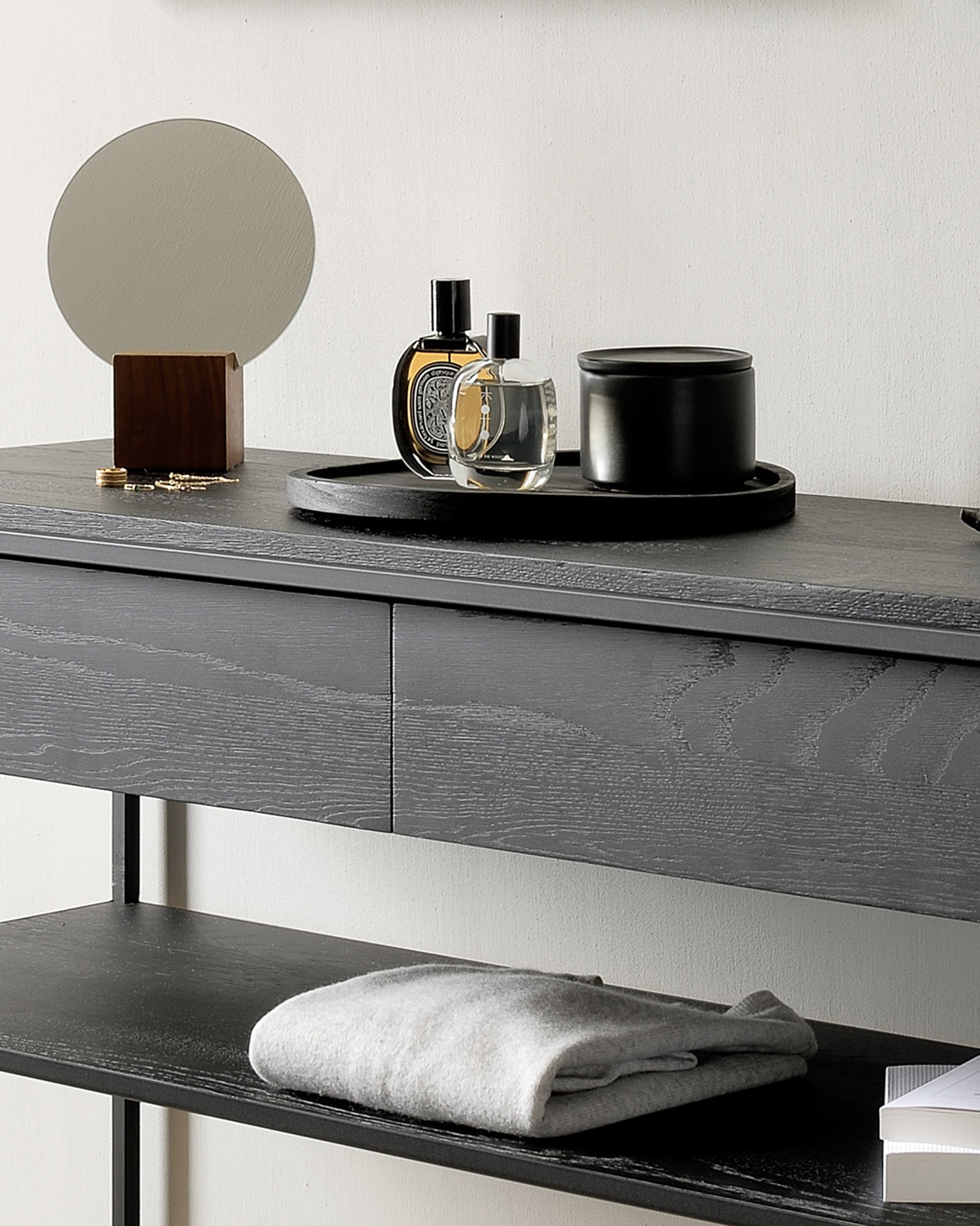 Ethnicraft Sidetable 'Monolit' Gevernist Eikenhout, 122cm, kleur Zwart