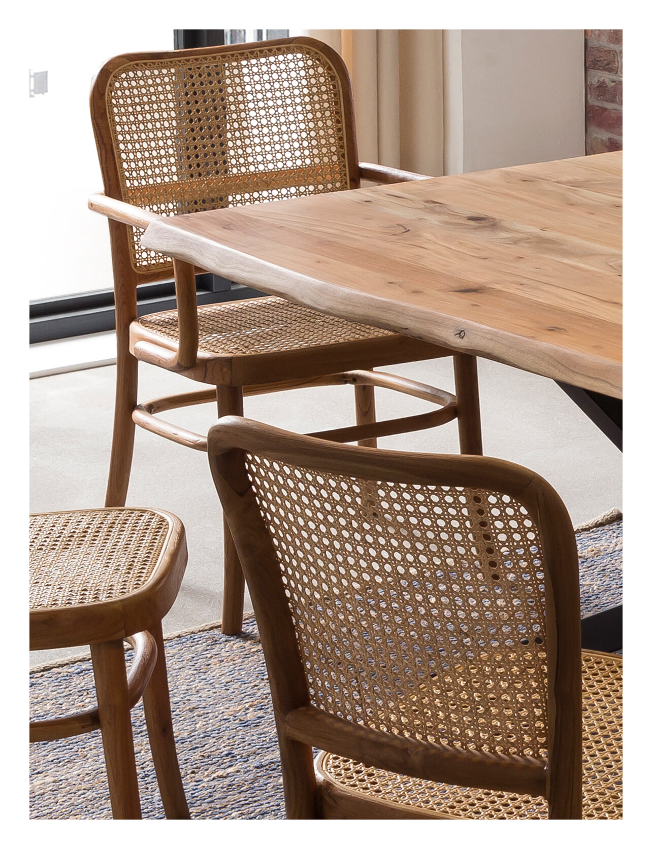 Artistiq Eetkamerstoel 'Takeshia' met armleuning, Teak en rotan