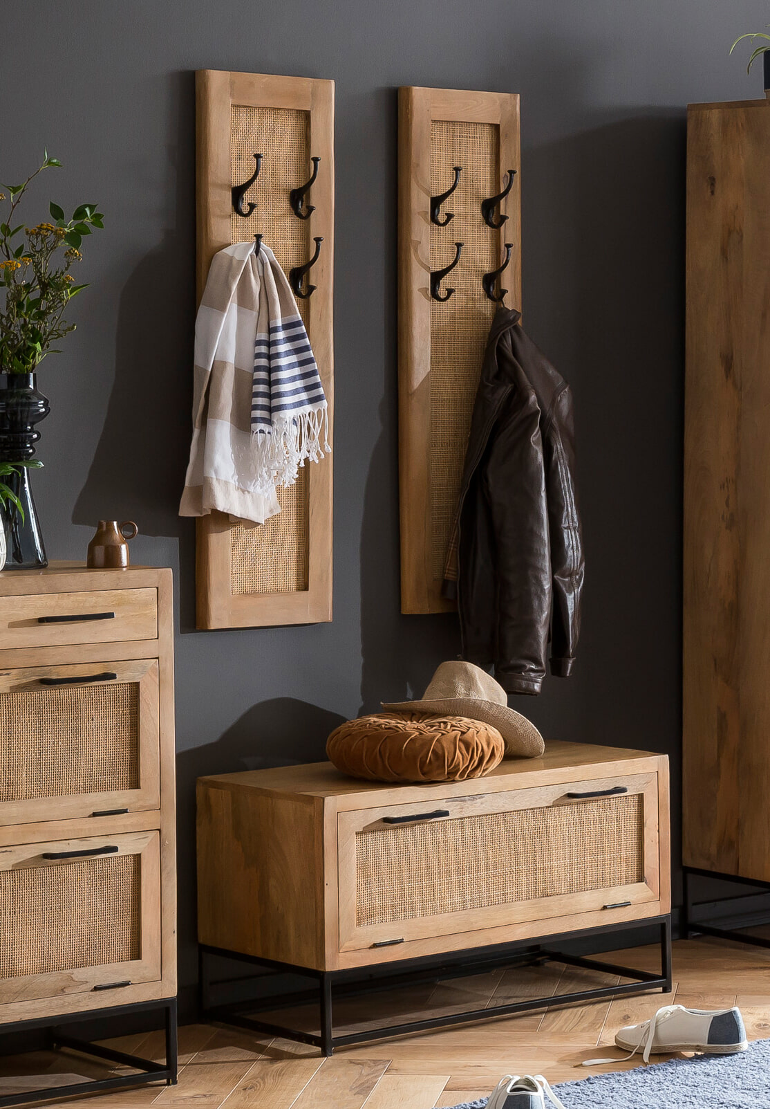 Artistiq Schoenenkast 'Denice' Mangohout en rotan, 48 x 85cm