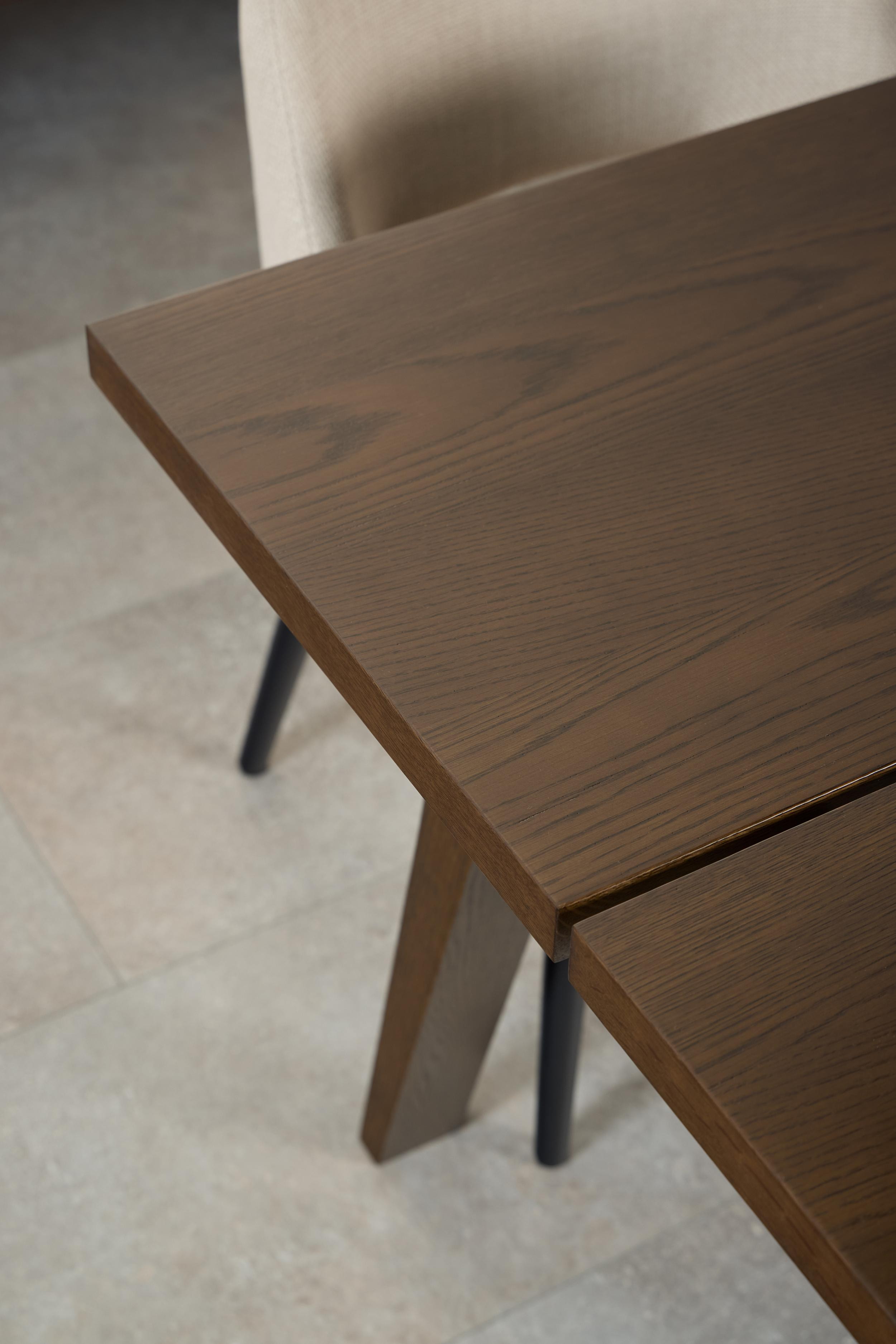 Bendt Uitschuifbare Eettafel 'Mads' Gerookt Eiken, 200/243/286 x 95cm