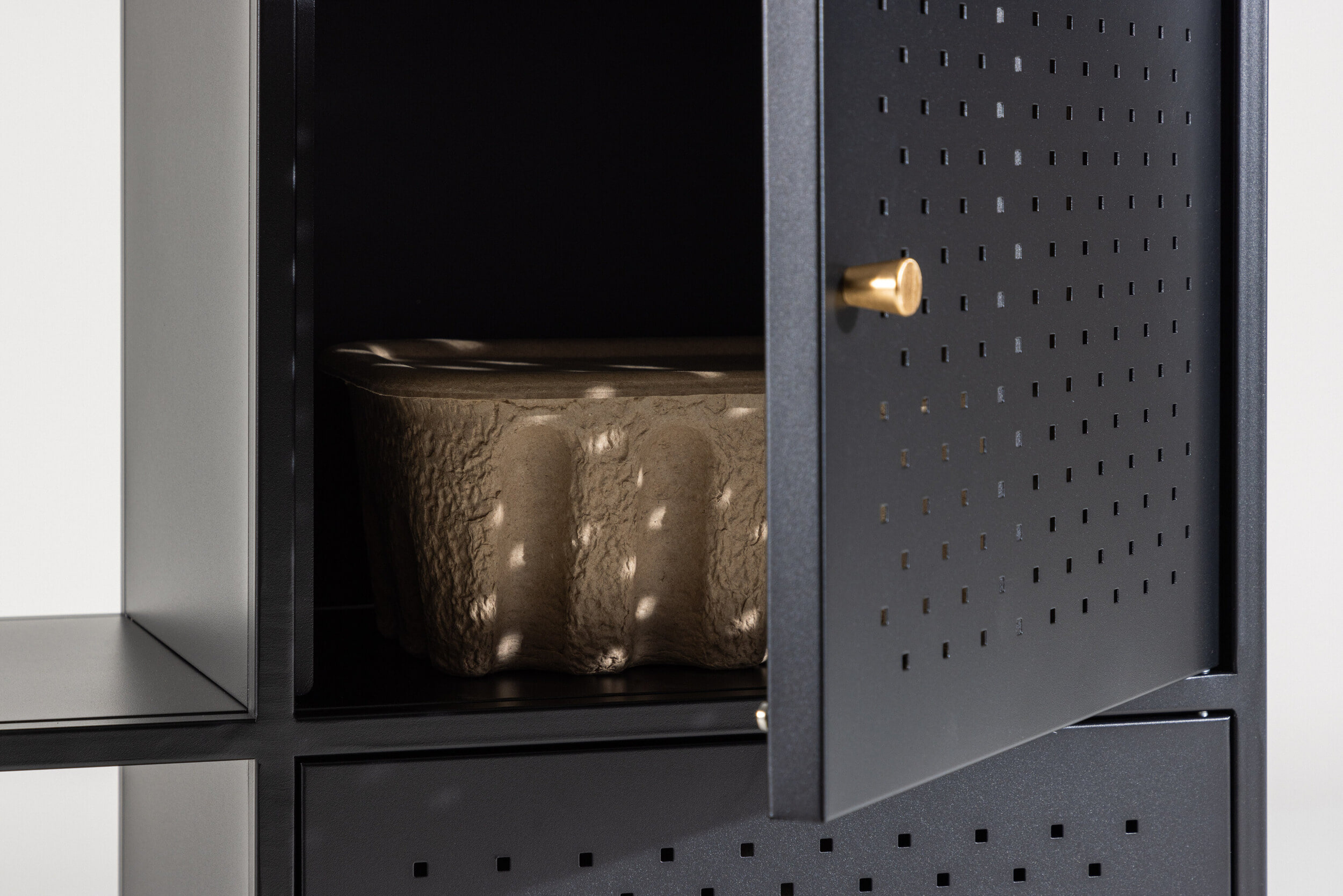 Nohr Wandkast 'Cleophus' 75 x 100cm, metaal, kleur Zwart