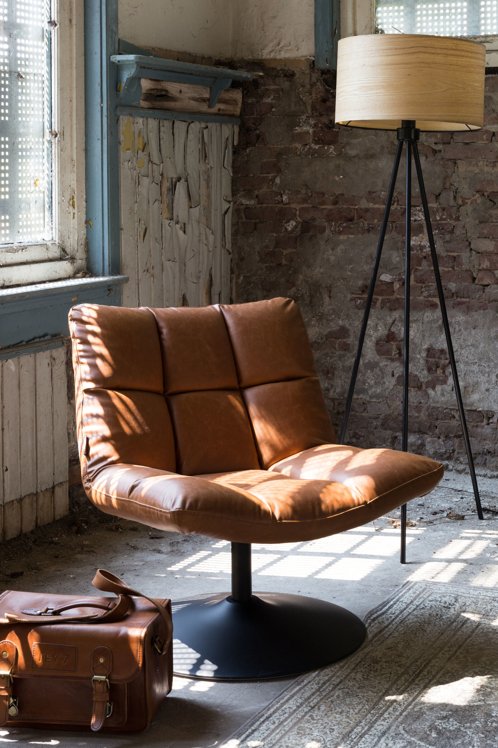 Dutchbone Fauteuil 'Bar' PU, kleur Vintage Bruin