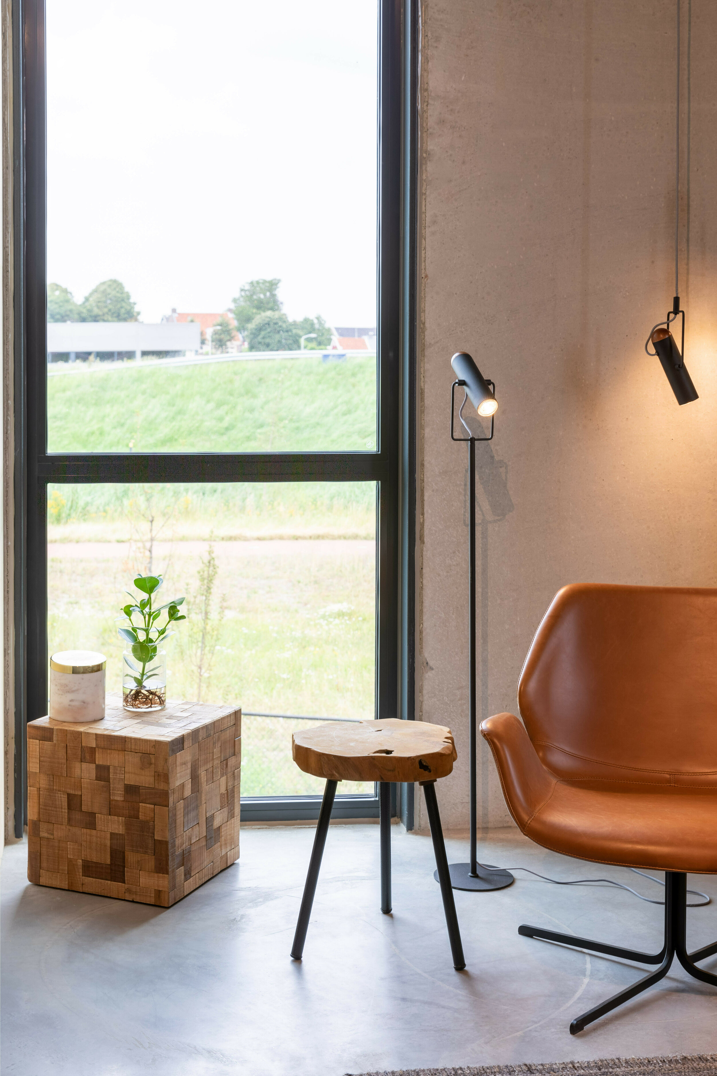 Zuiver Draaibare Fauteuil 'Nikki' Vintage PU leder
