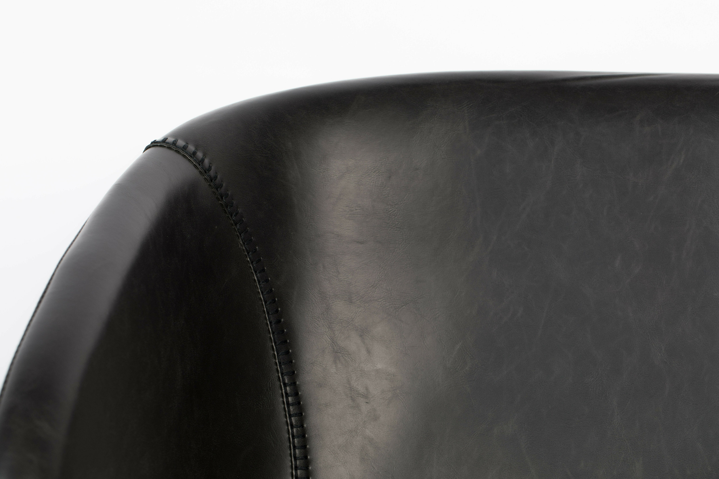 Zuiver Fauteuil 'Feston' PU leer, kleur Zwart