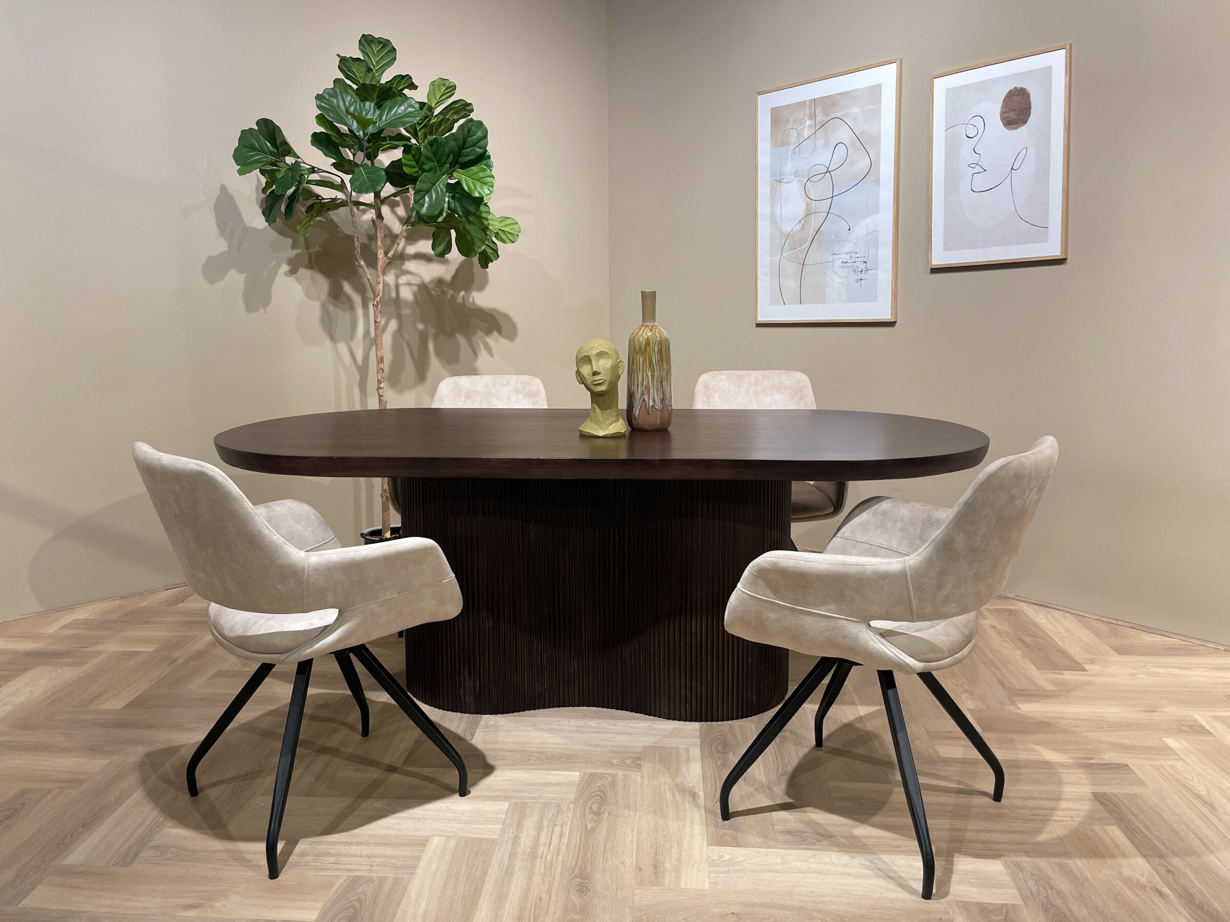 Sohome Ovale Eettafel 'Sadey' Mangohout, 300 x 110cm, kleur Bruin