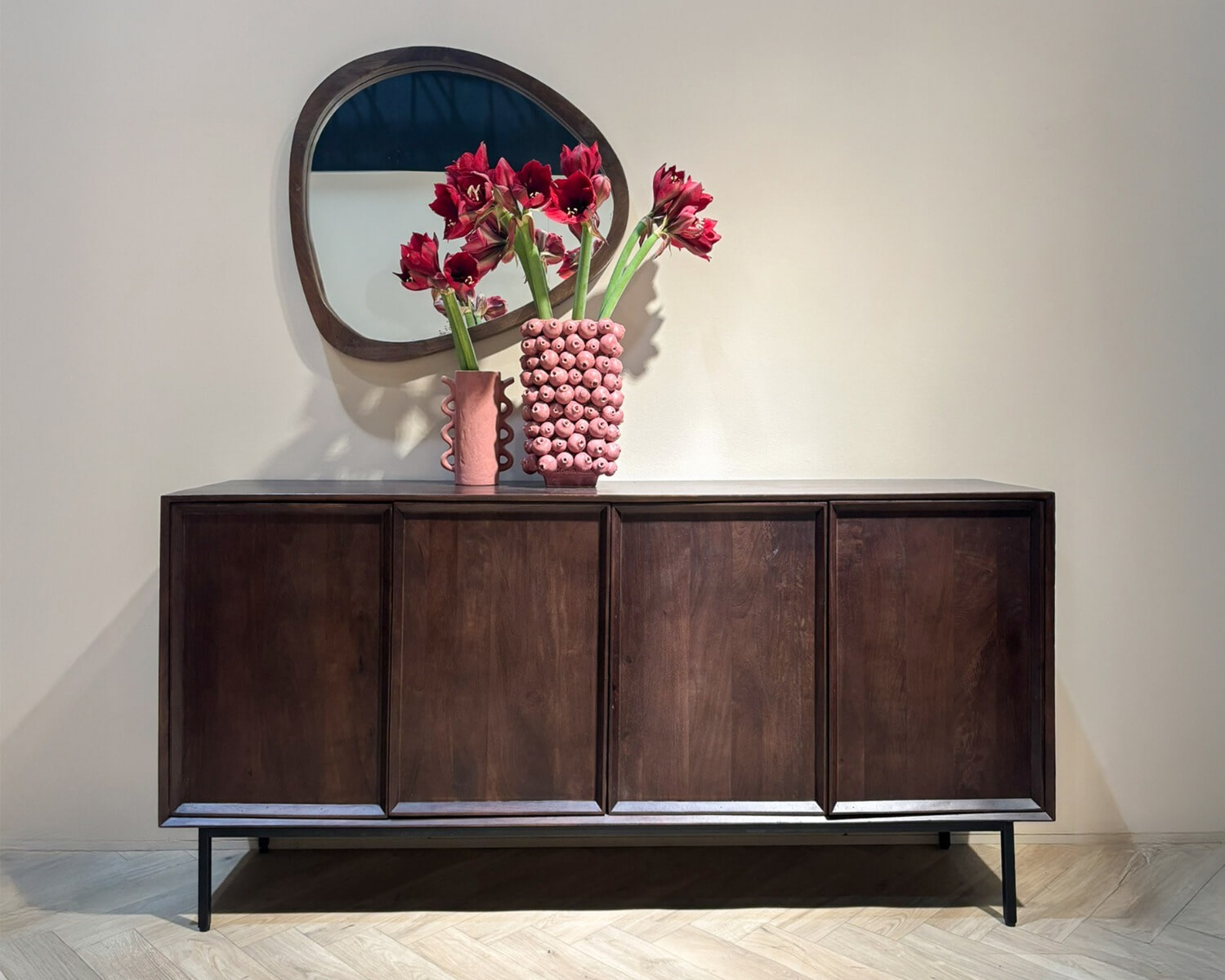 Livingfurn Dressoir 'Ravenstein' Mangohout, 180cm, kleur Bruin