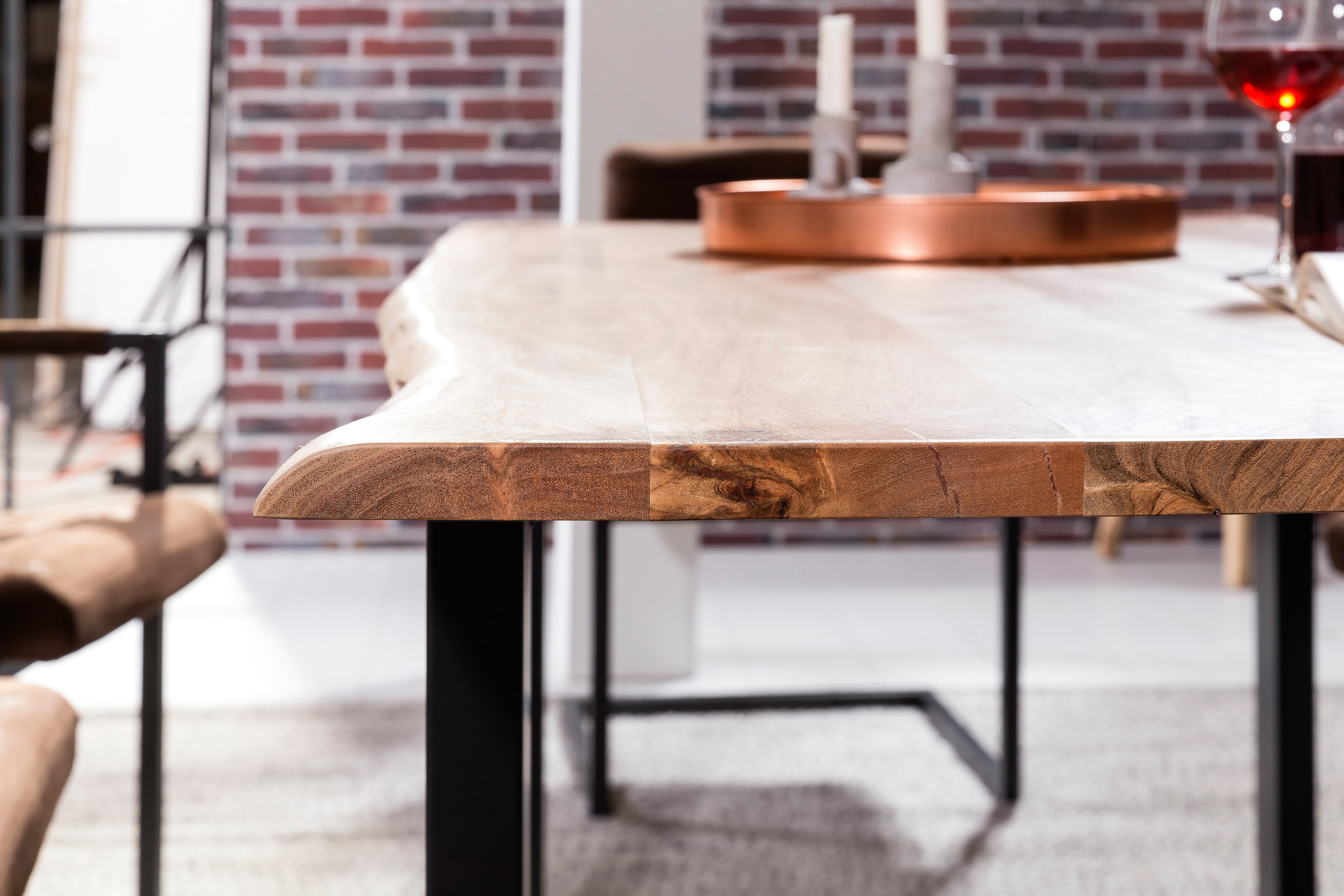 Artistiq Boomstam Eettafel 'Tristina' Acaciahout, 120 x 80cm, kleur Zwart