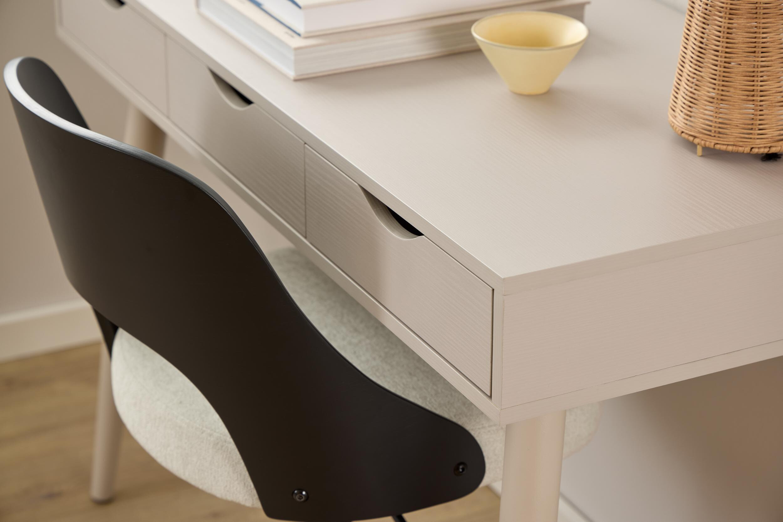 Bendt Bureaustoel 'Vila' Eiken en chenille, kleur Beige/Zwart