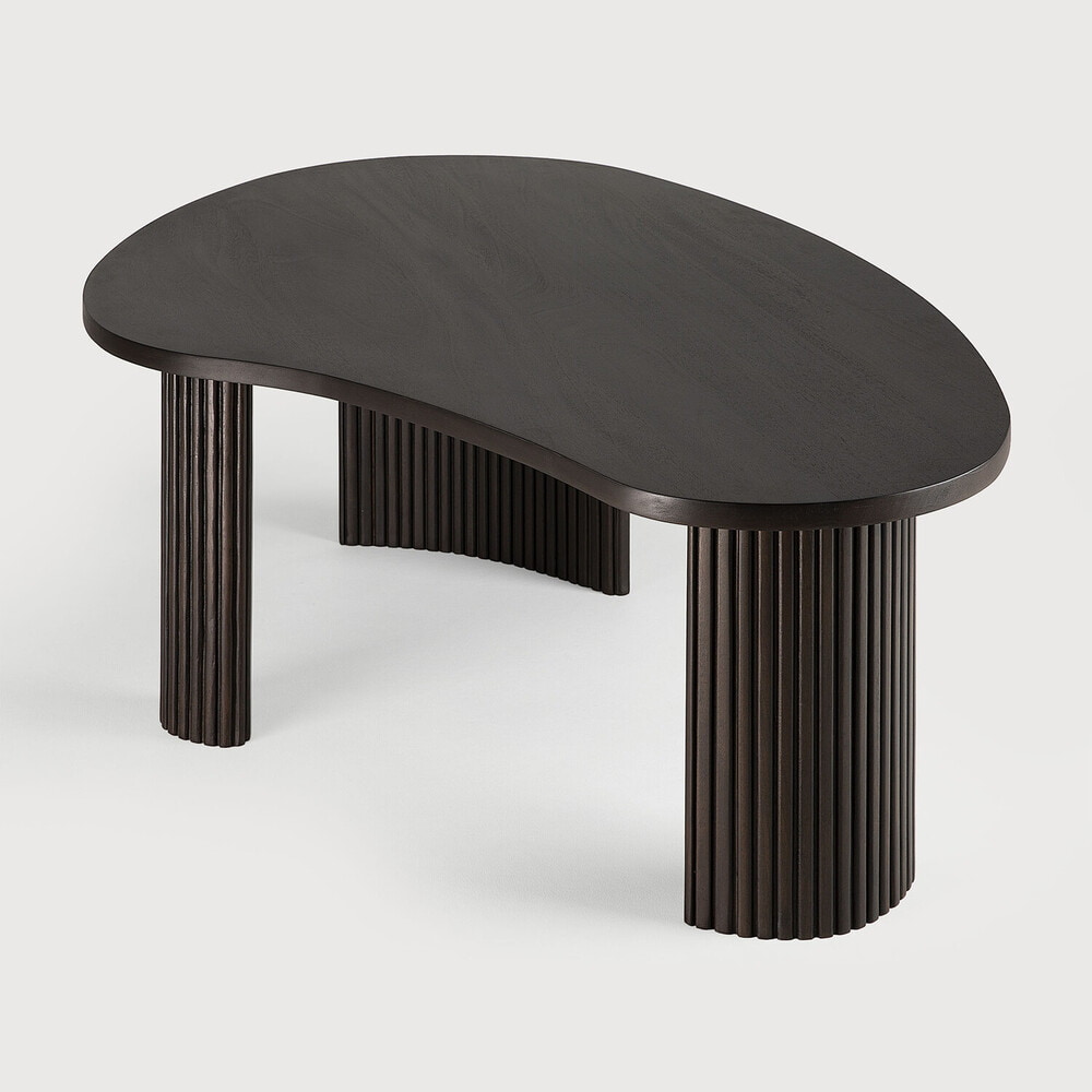 Ethnicraft Organische Salontafel 'Boomerang' Gevernist Mahoniehout, 126 x 74cm, kleur Donkerbruin
