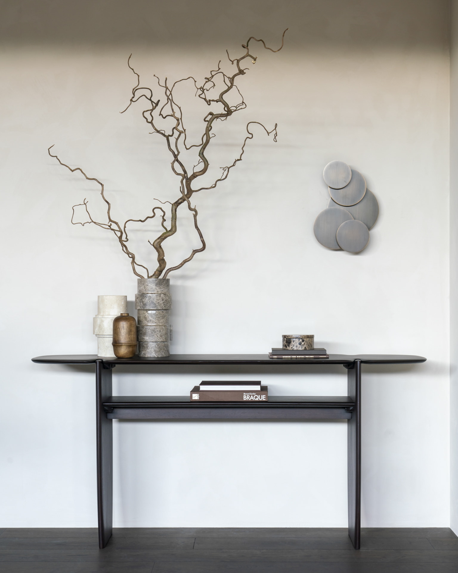Ethnicraft Sidetable 'PI' Gevernist Mahoniehout, 160cm, kleur Donkerbruin
