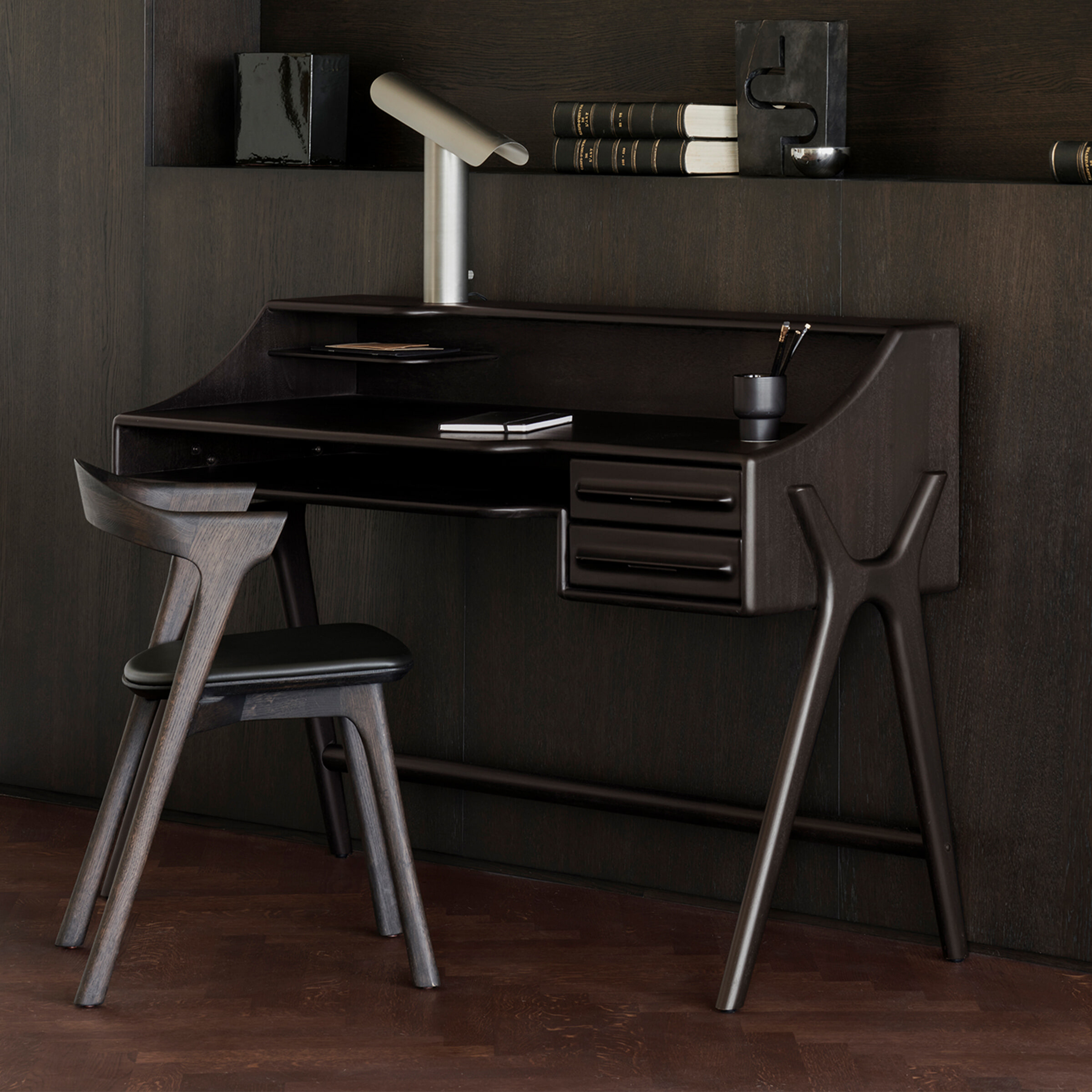 Ethnicraft Bureau 'Flow' Gevernist Mahoniehout, 140 x 55cm, kleur Rose Brown