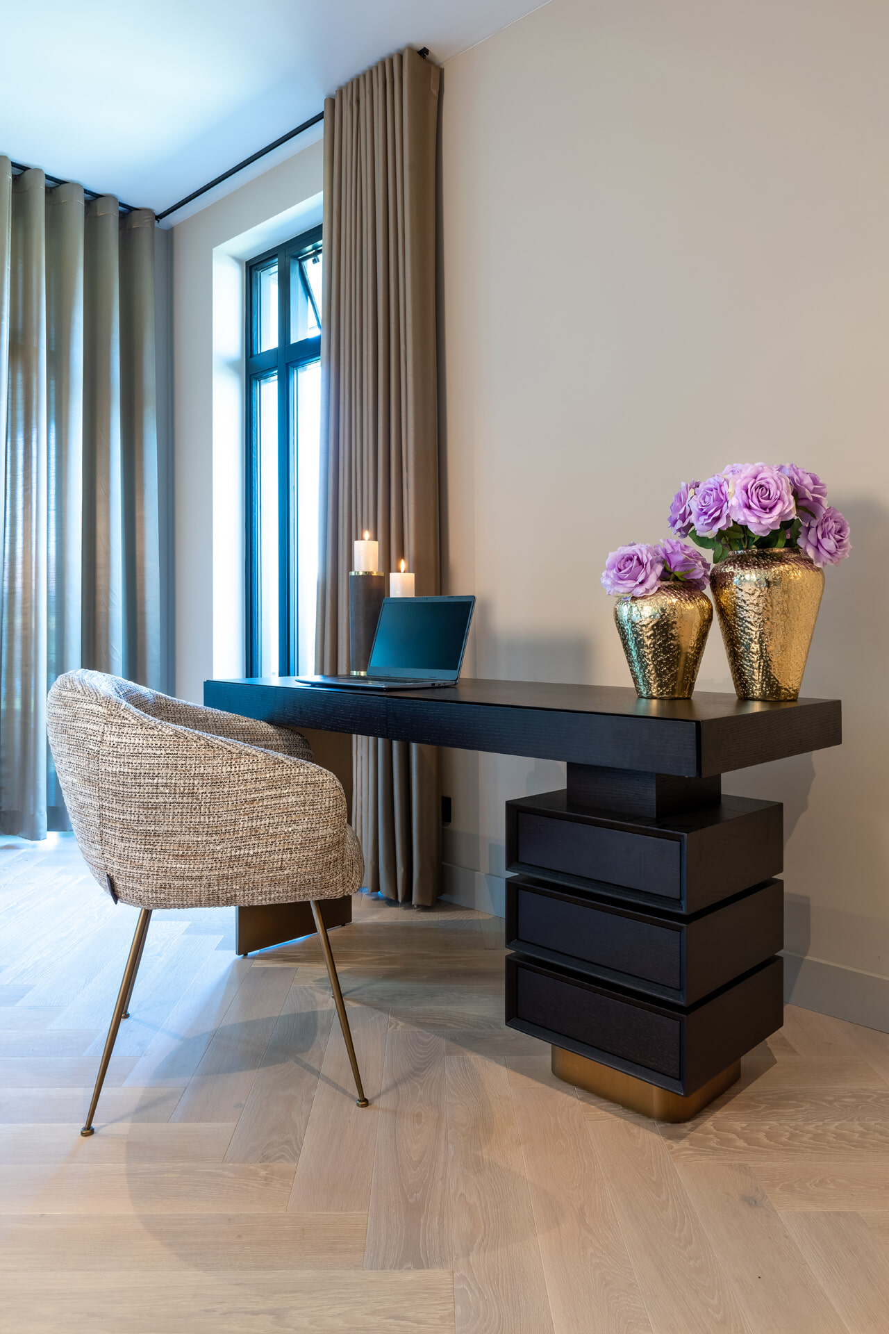 Richmond Bureau 'Connar' Eiken, 140 x 60cm