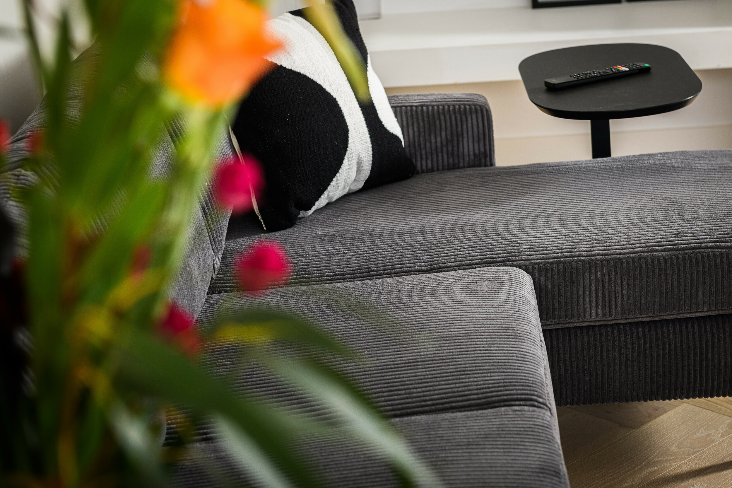 BASE 3-zits Loungebank 'Anne' Links/Rechts, Rib, kleur Antraciet