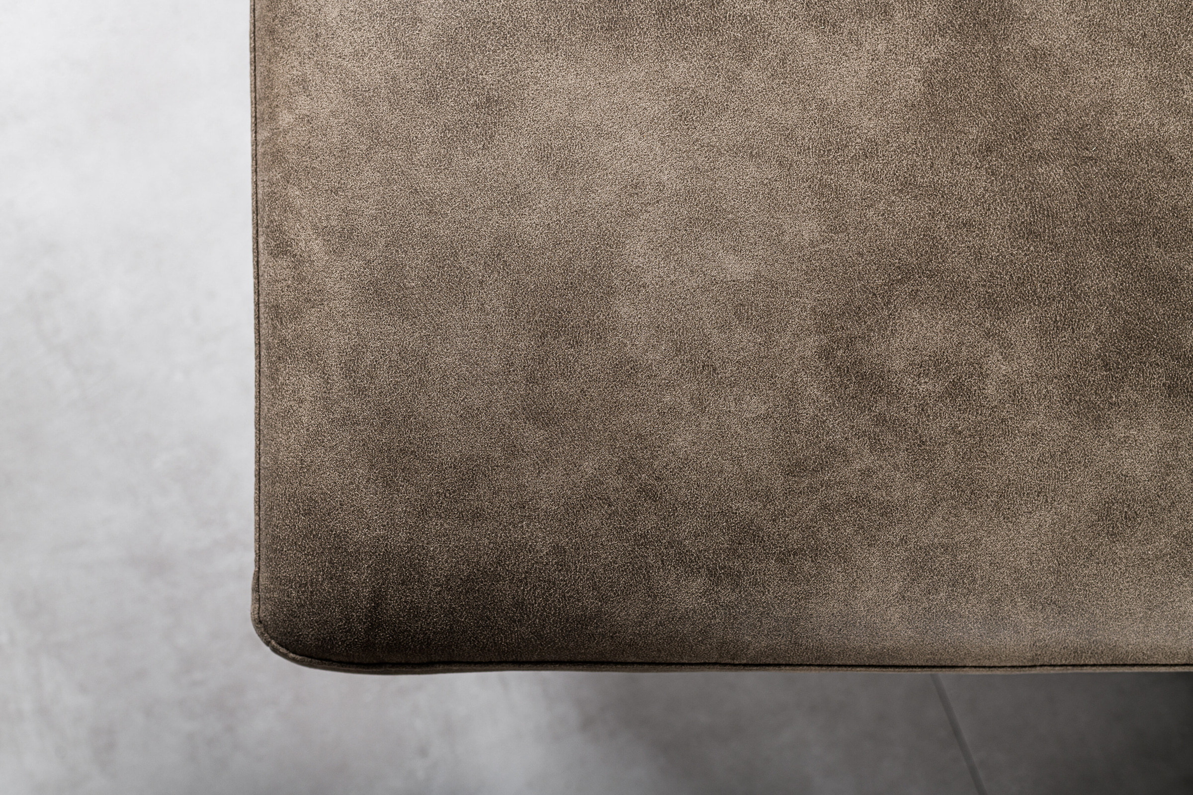 BASE 3-zits Bank 'Everet' Links/Rechts, kleur Taupe