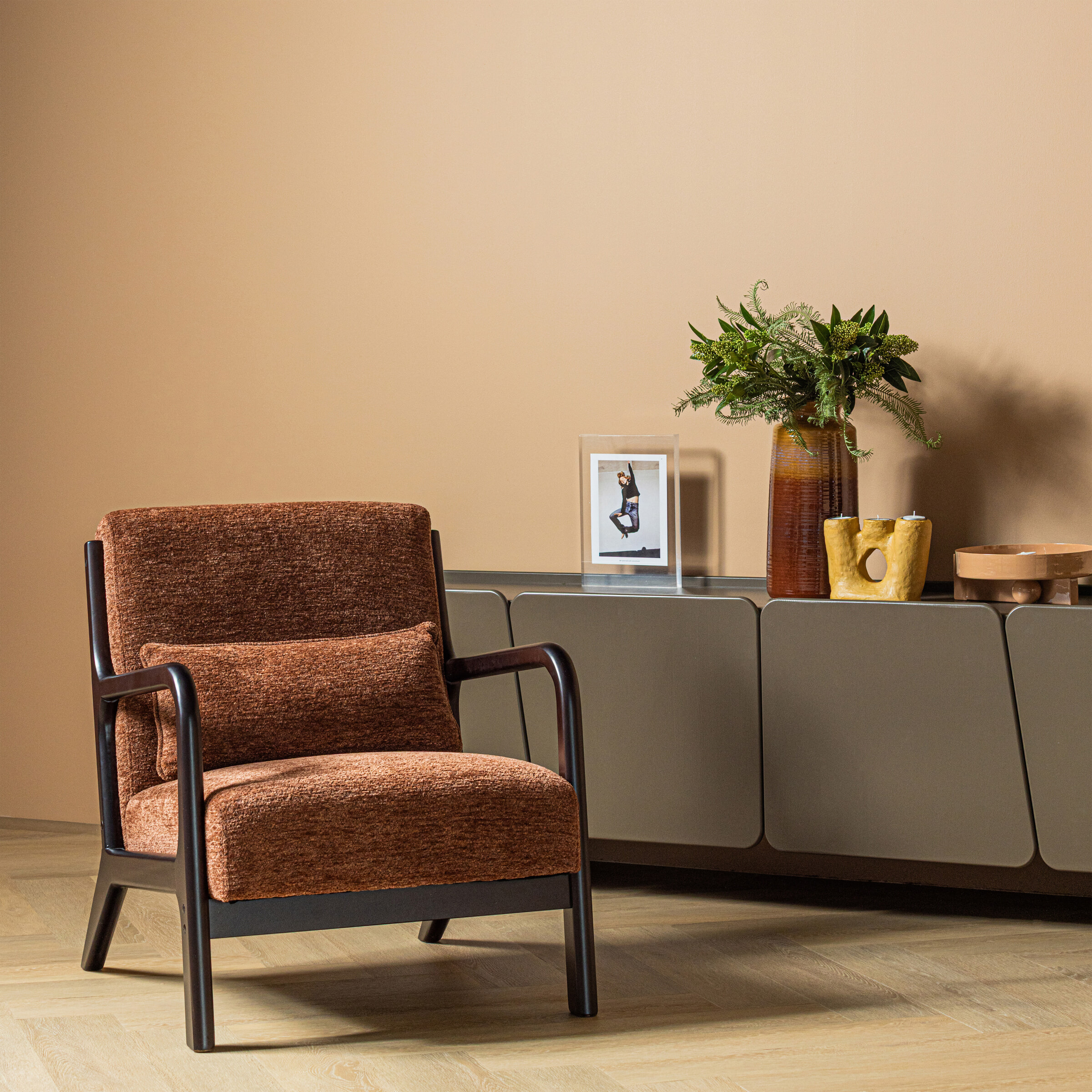 WOOOD Fauteuil 'Mark' Chenille, kleur Bruin