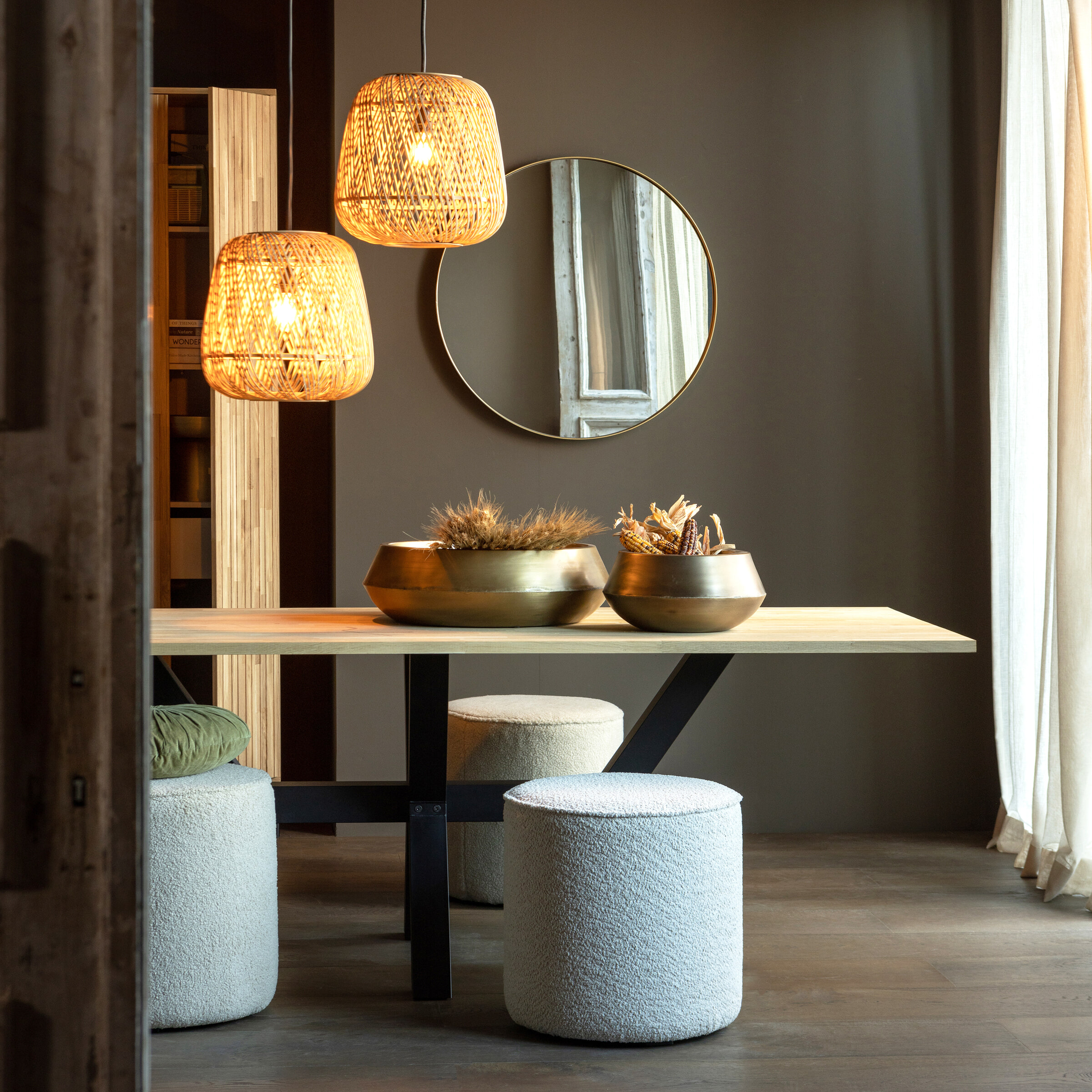 WOOOD Poef 'Sara' Hoof, Bouclé, kleur Crème