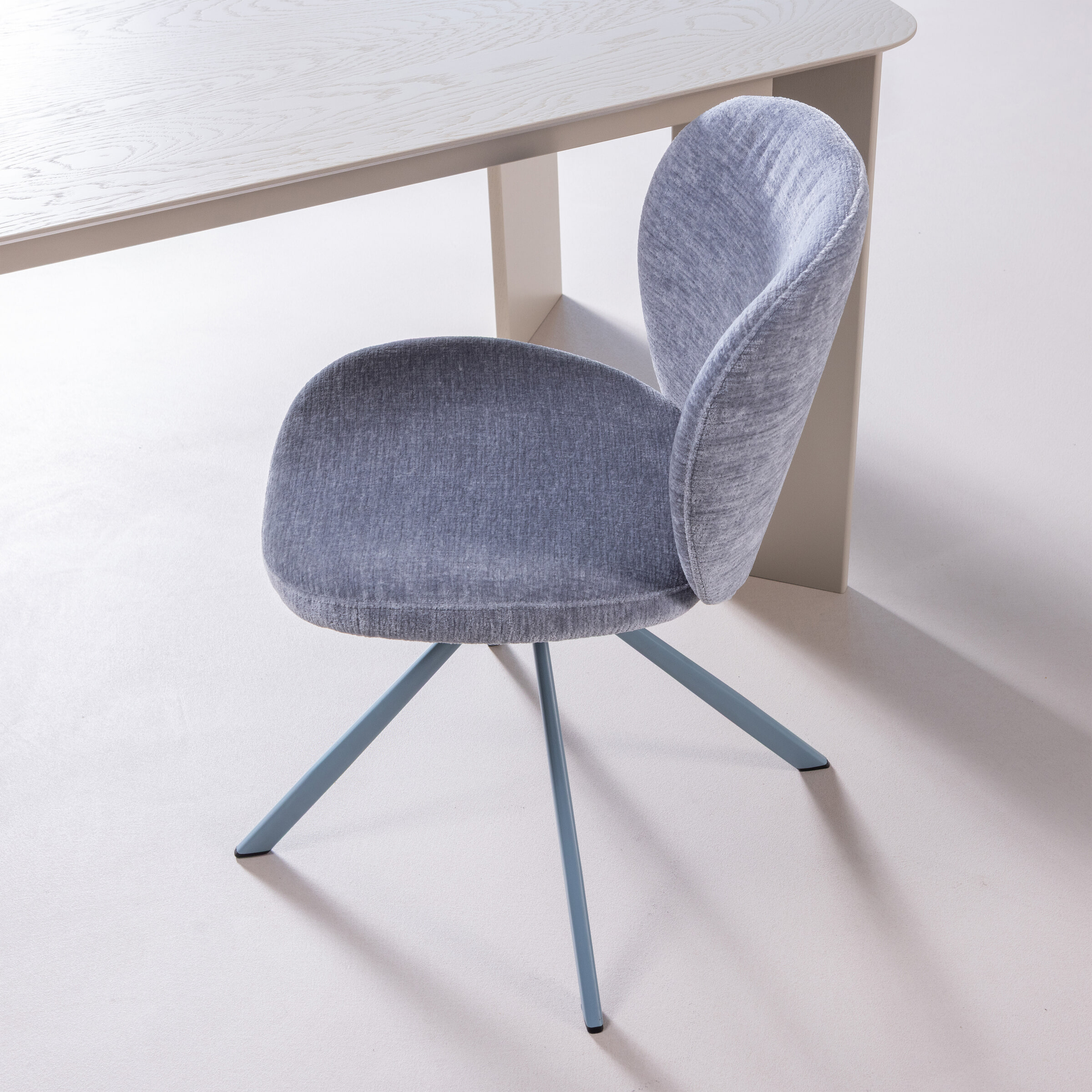 WOOOD Draaibare Eetkamerstoel Femke Chenille - Blauw