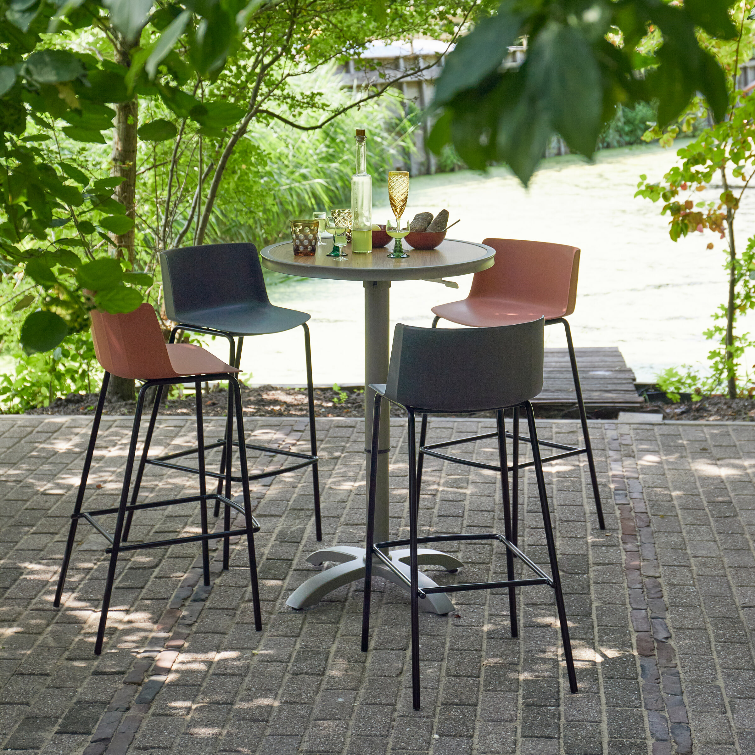 WOOOD Ronde Bartafel 'Jeppe' In hoogte verstelbaar, 70cm