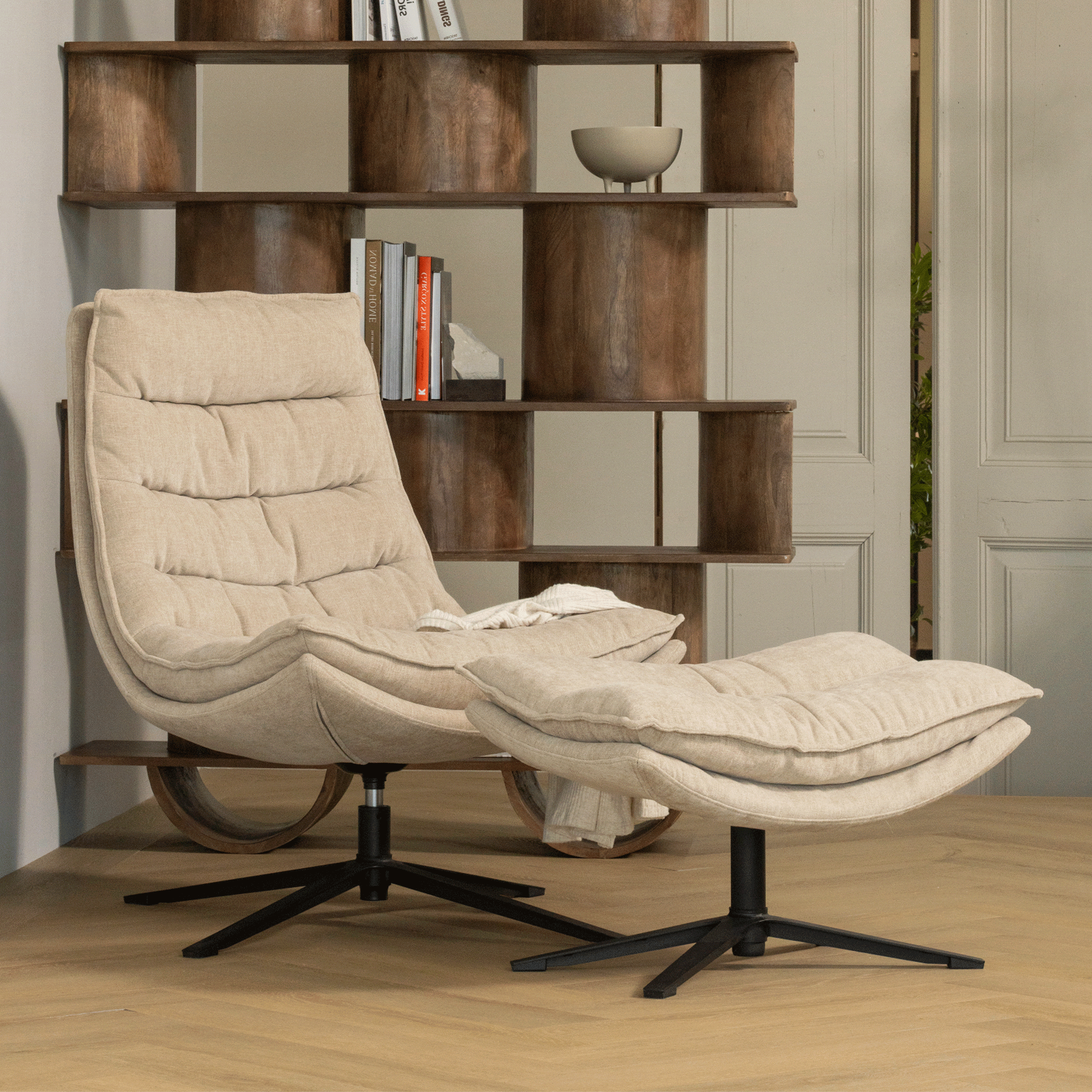 WOOOD Draaifauteuil 'Kube' Met hocker