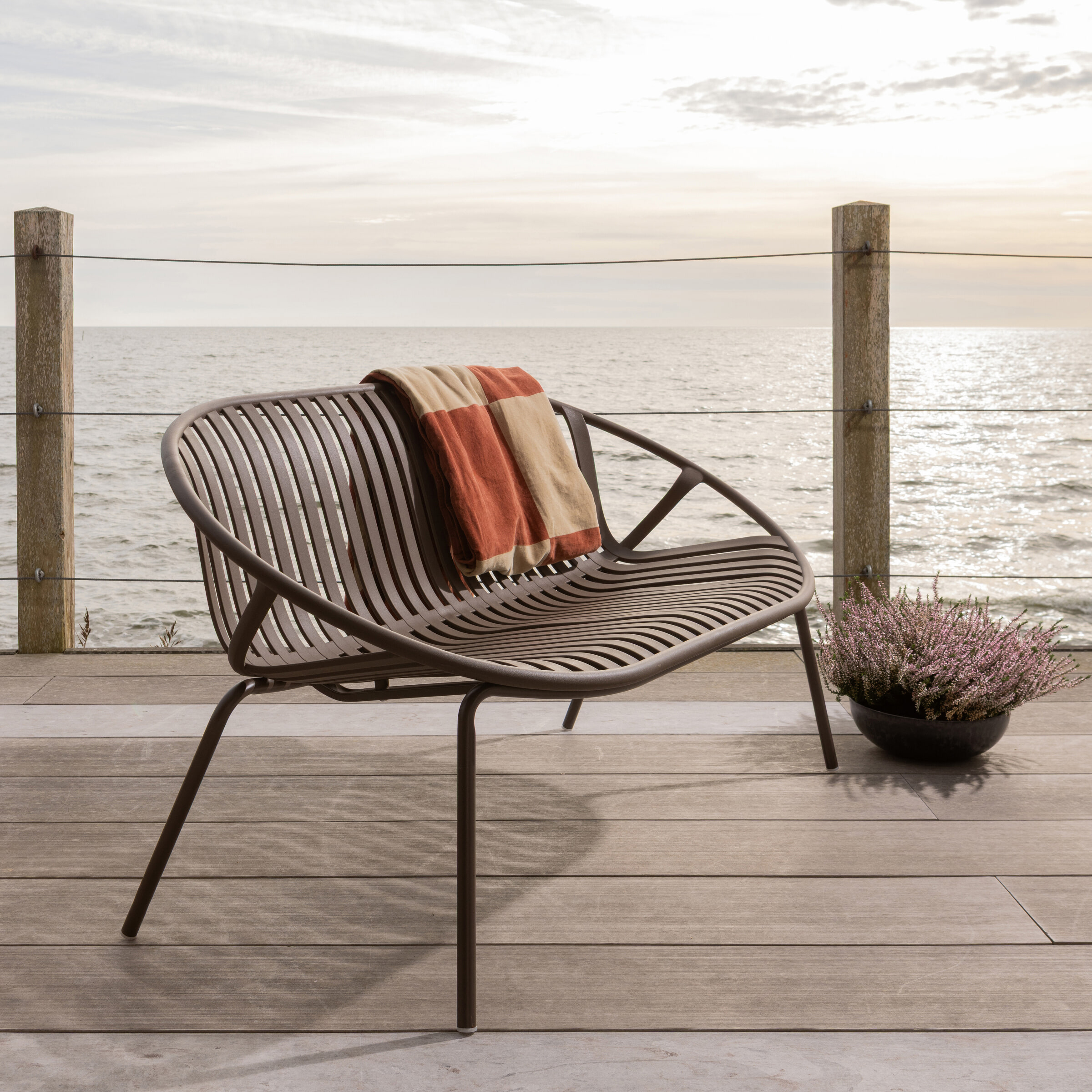 WOOOD Tuinbank Bruce 131cm - Paars/Bruin