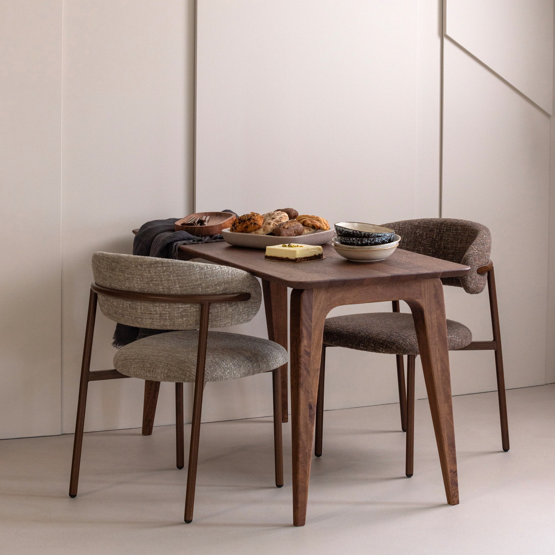 WOOOD Bureau Rubo Mangohout, 140 x 60cm - Bruin