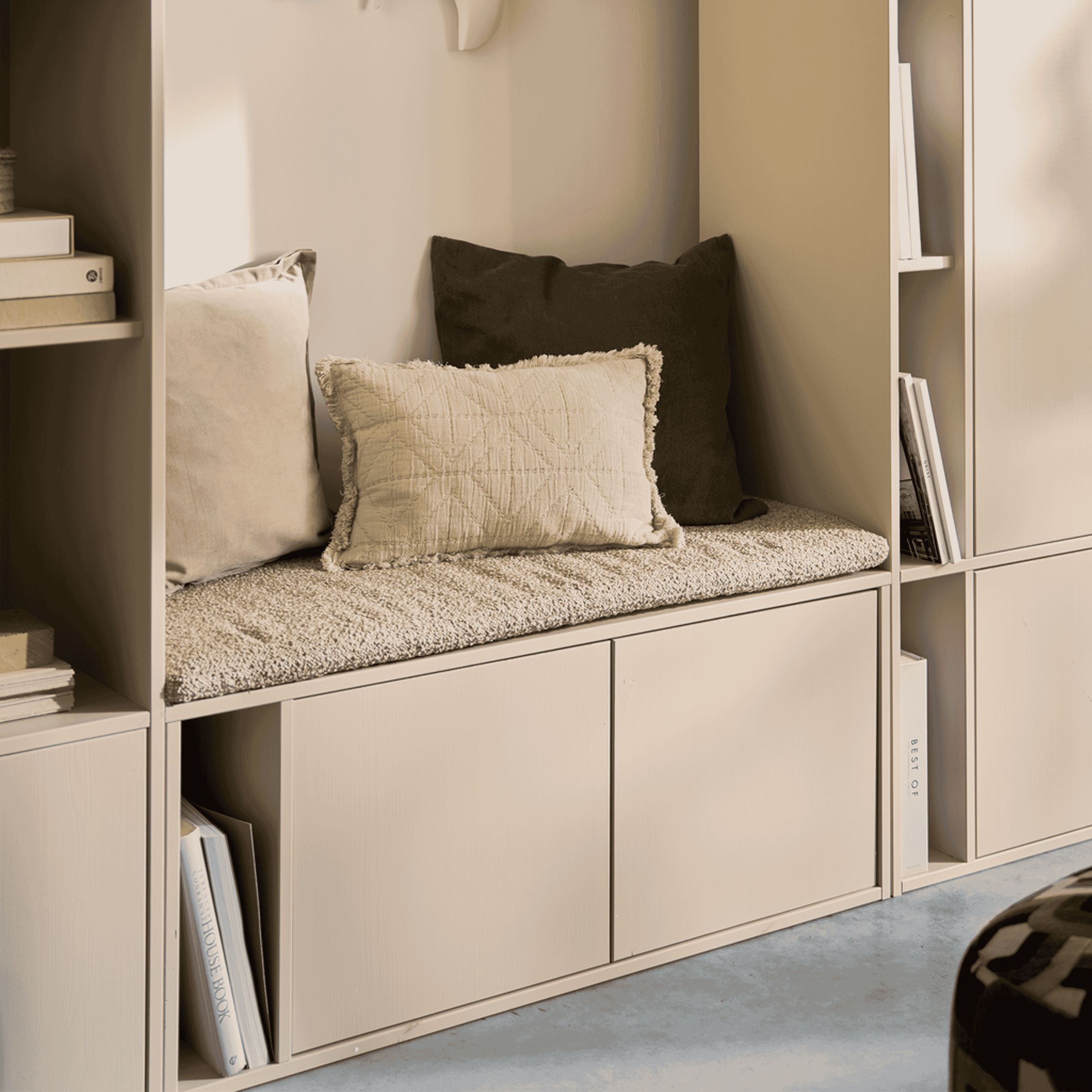 vtwonen TV-meubel/Bankje 'Settle Down' Met zitkussen, Grenenhout, 108cm, kleur Dust