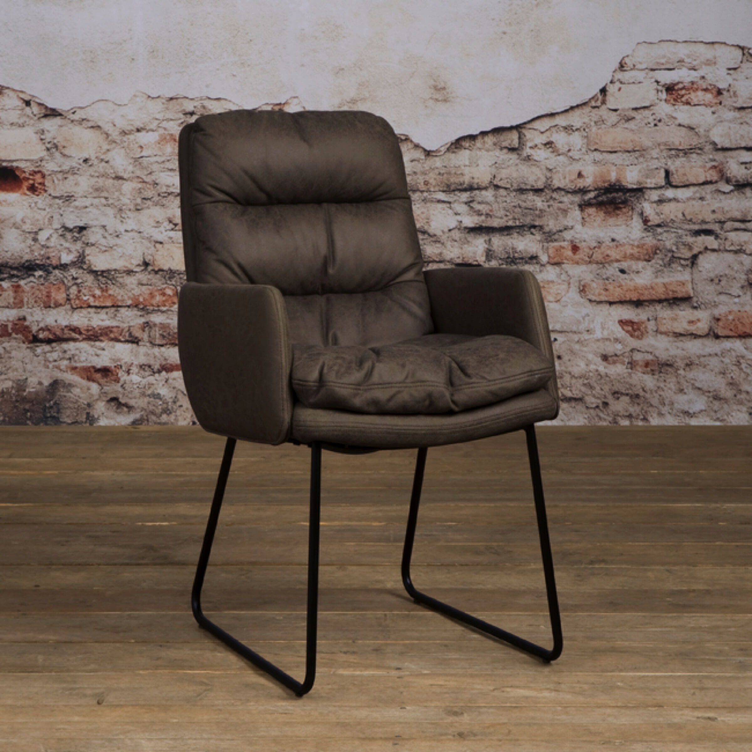 Tower Living Eetkamerstoel 'Toro' met armleuning, kleur Antraciet Tower Living Eetkamerstoel 'Toro' met armleuning, kleur Antraciet