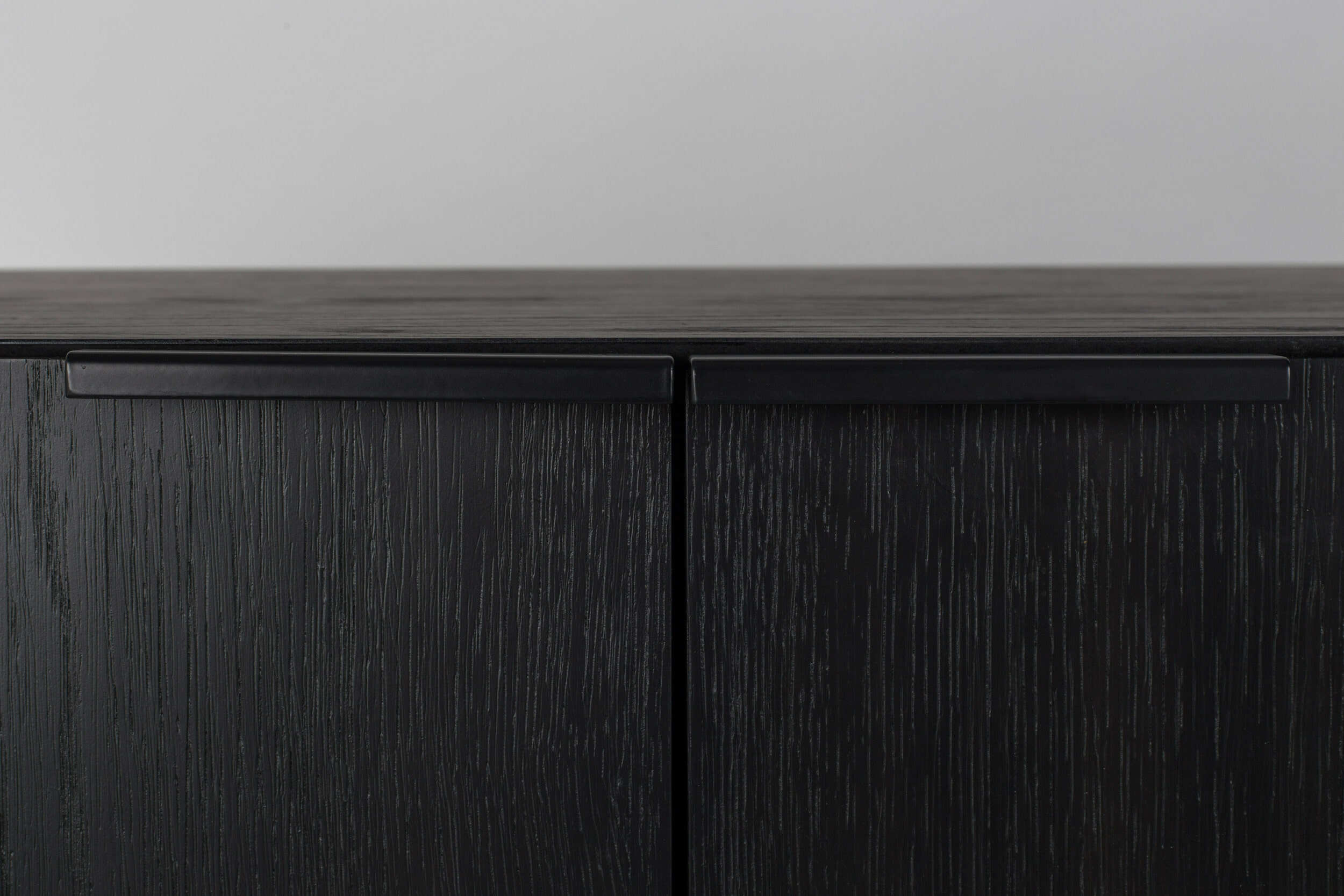 Zuiver TV-meubel 'Travis' Eikenhout, 180cm, kleur Zwart