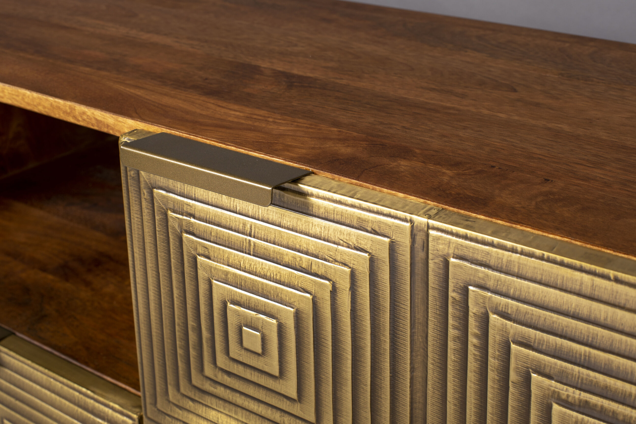 Dutchbone TV-meubel 'Volan' mangohout 135cm, kleur goud