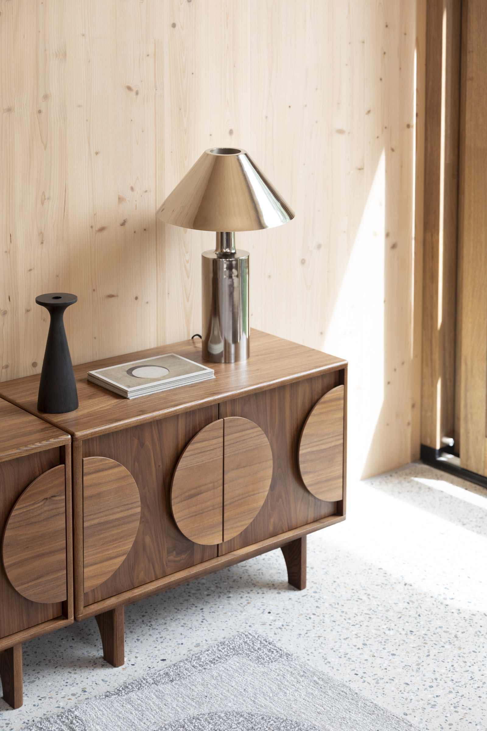 Zuiver Dressoir 'Groove' Walnoothout, 82cm