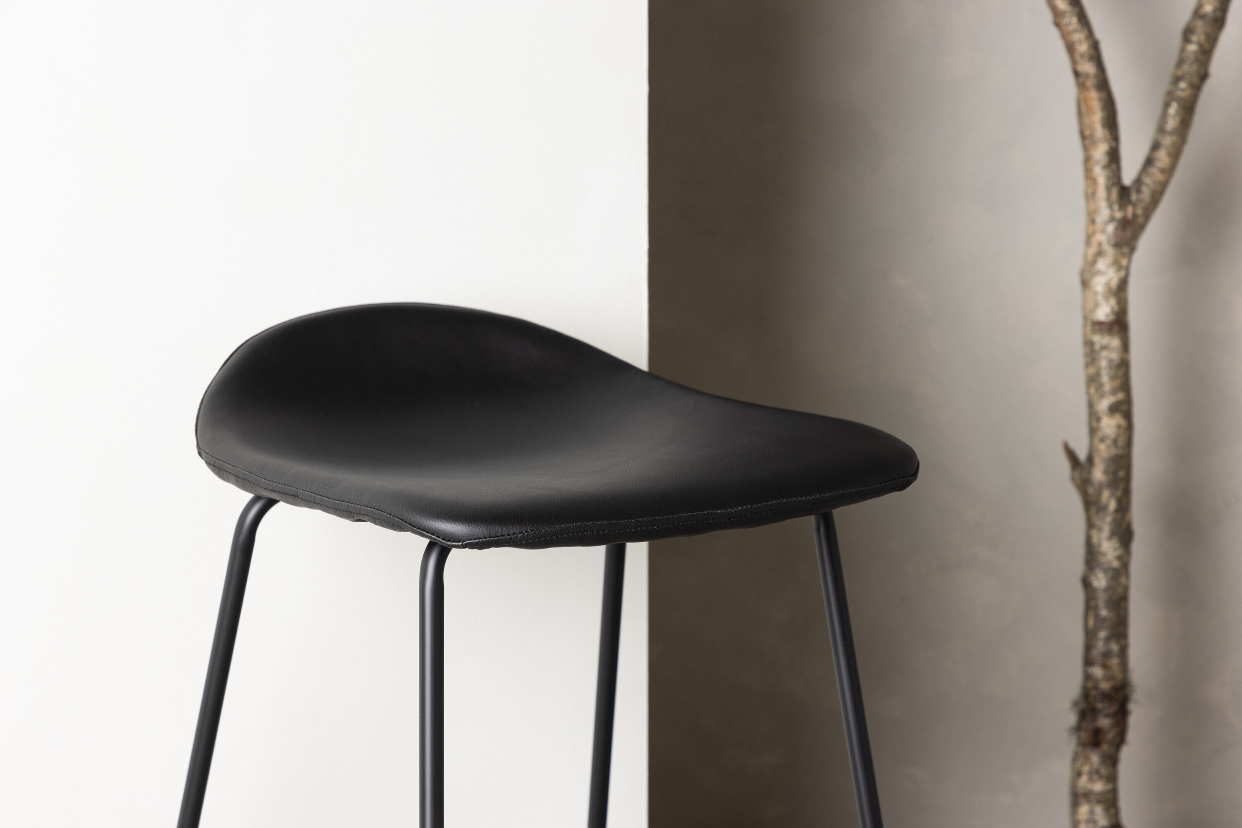 Nohr Barkruk 'Meggan' Lederlook, kleur Zwart (zithoogte 66cm)