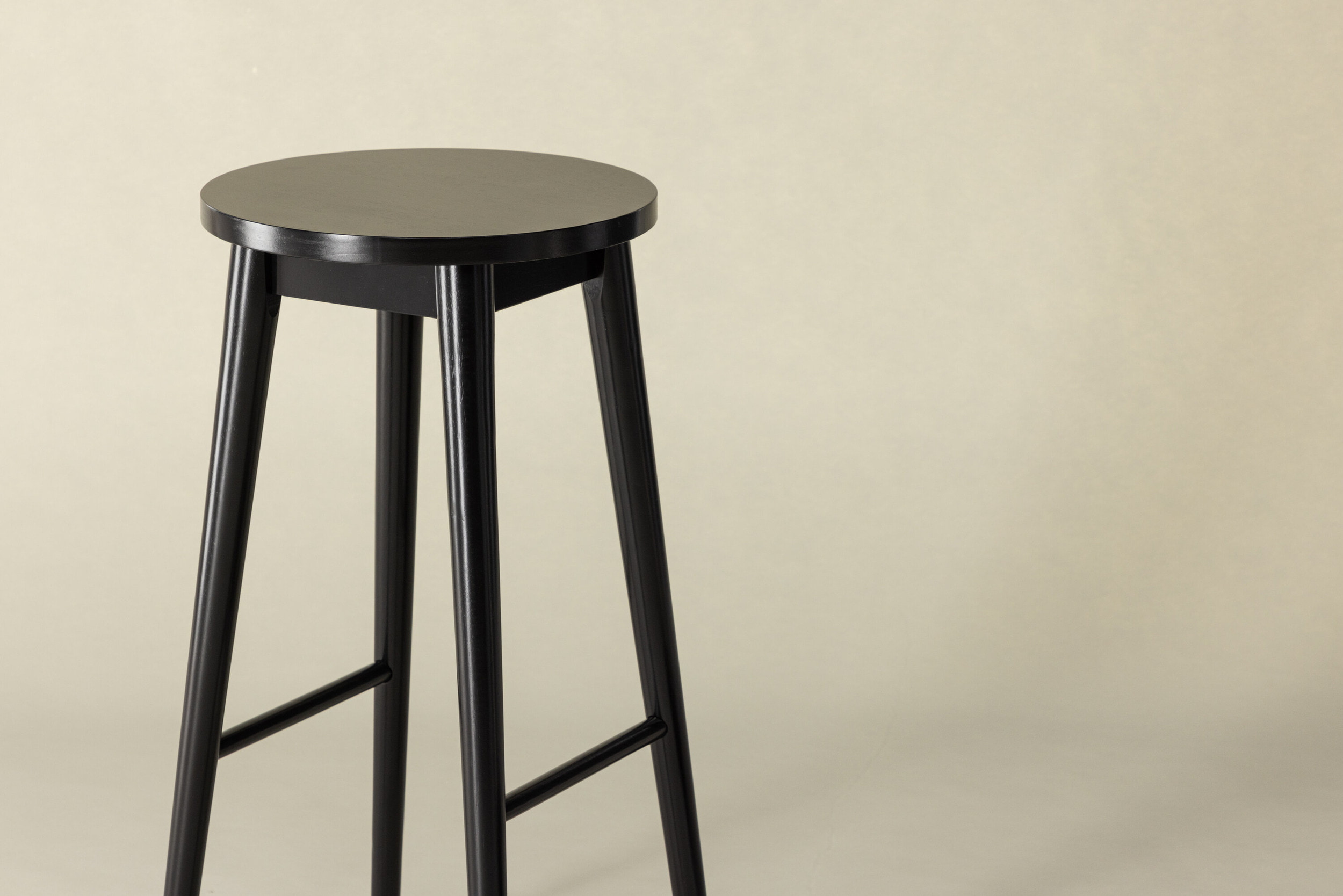 Nohr Barkruk 'Donella' Rubberhout, kleur Zwart (zithoogte 75cm)