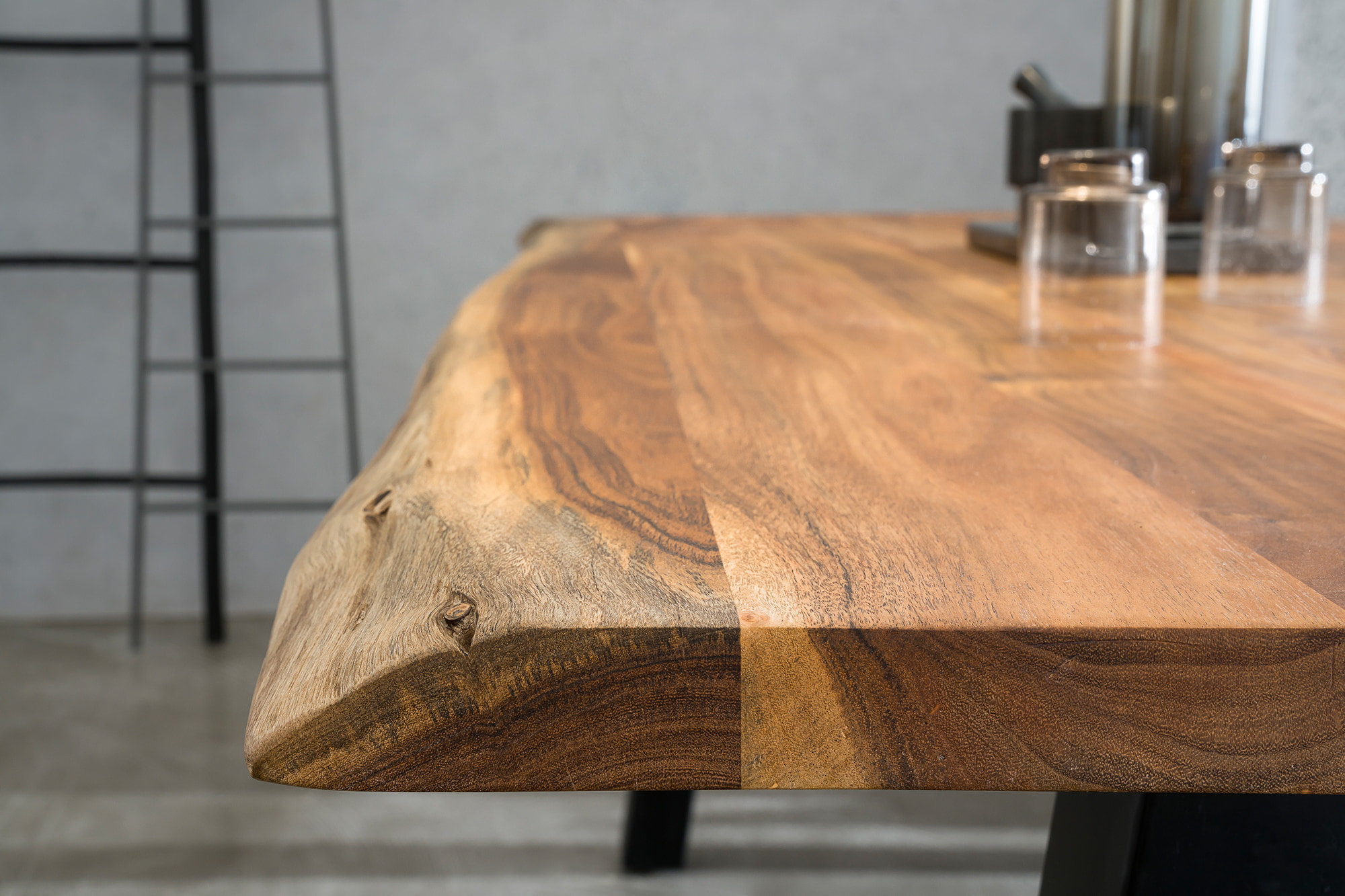 Artistiq Boomstam Eettafel 'Davy' Acaciahout, 140 x 80cm