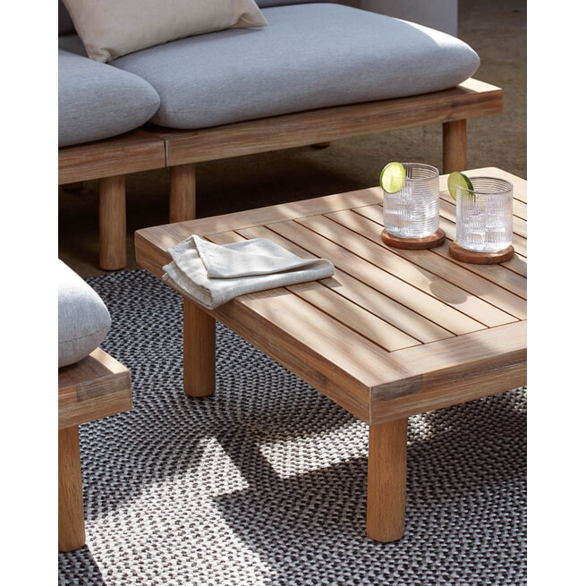 Kave Home Loungeset 'Viridis' 2 fauteuils + 1 tafel, Acaciahout