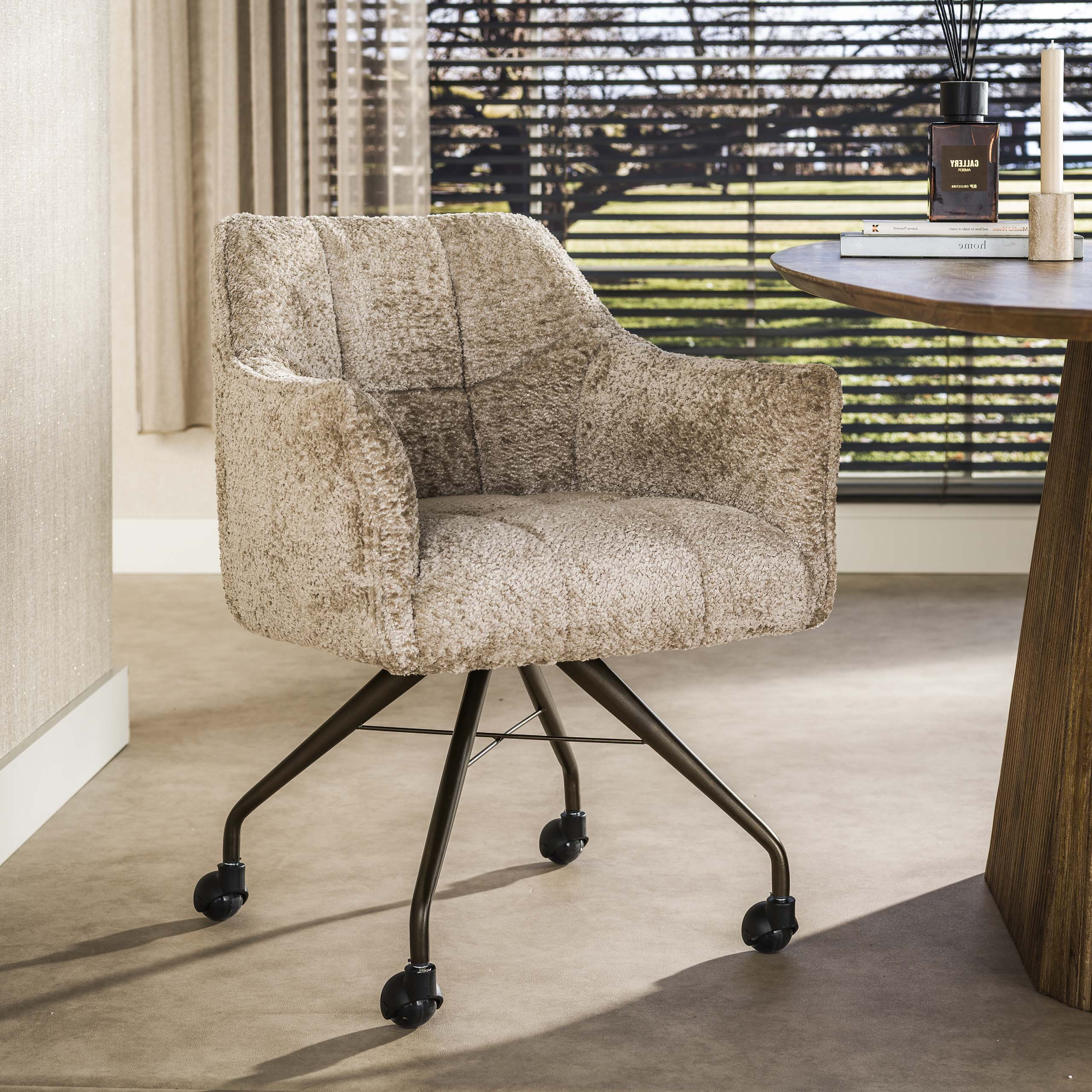 LifestyleFurn Eetkamerstoel op wielen Thandie Alura stof - Zand/Bruin