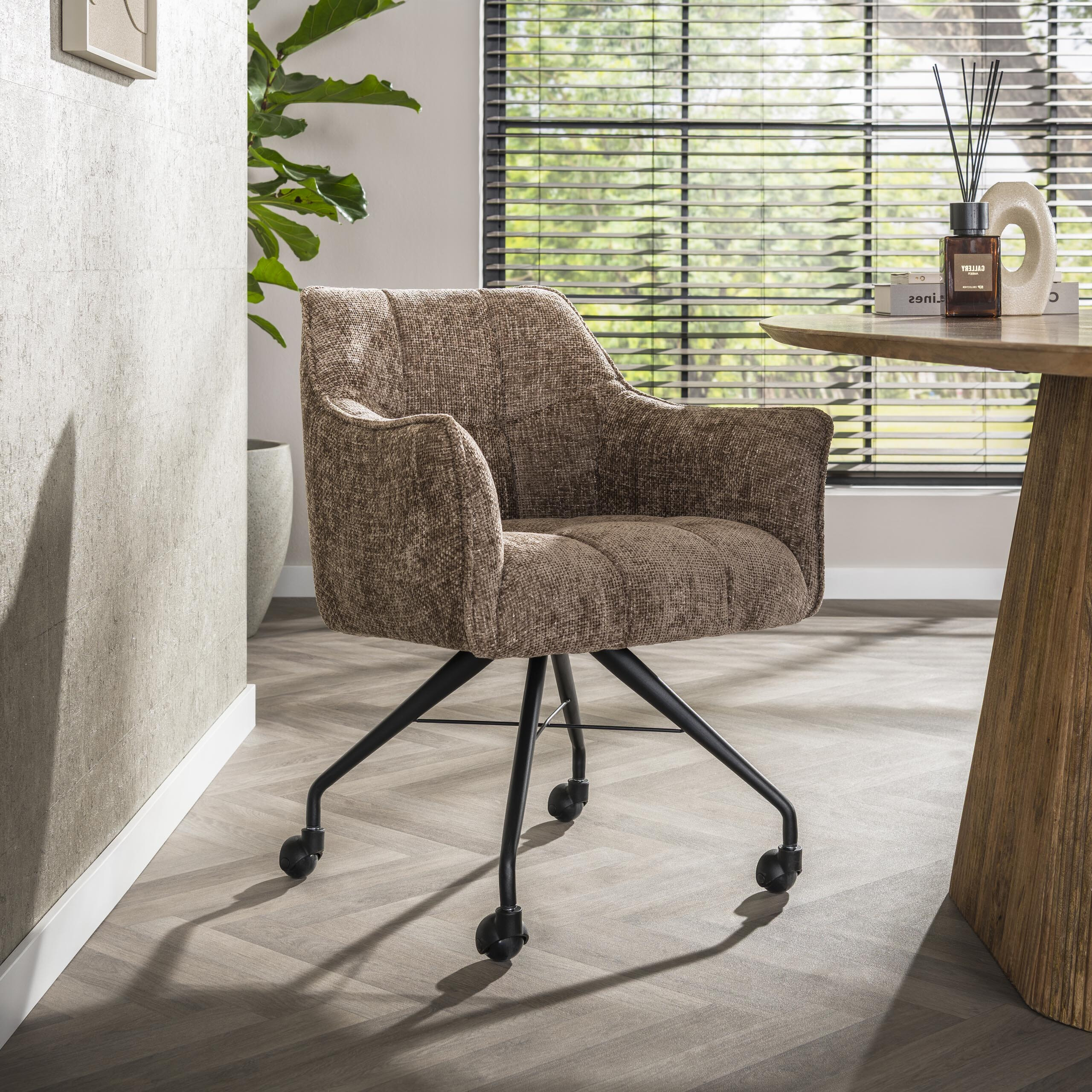 LifestyleFurn Eetkamerstoel op wielen 'Thandie' Hoven stof, kleur Champagne