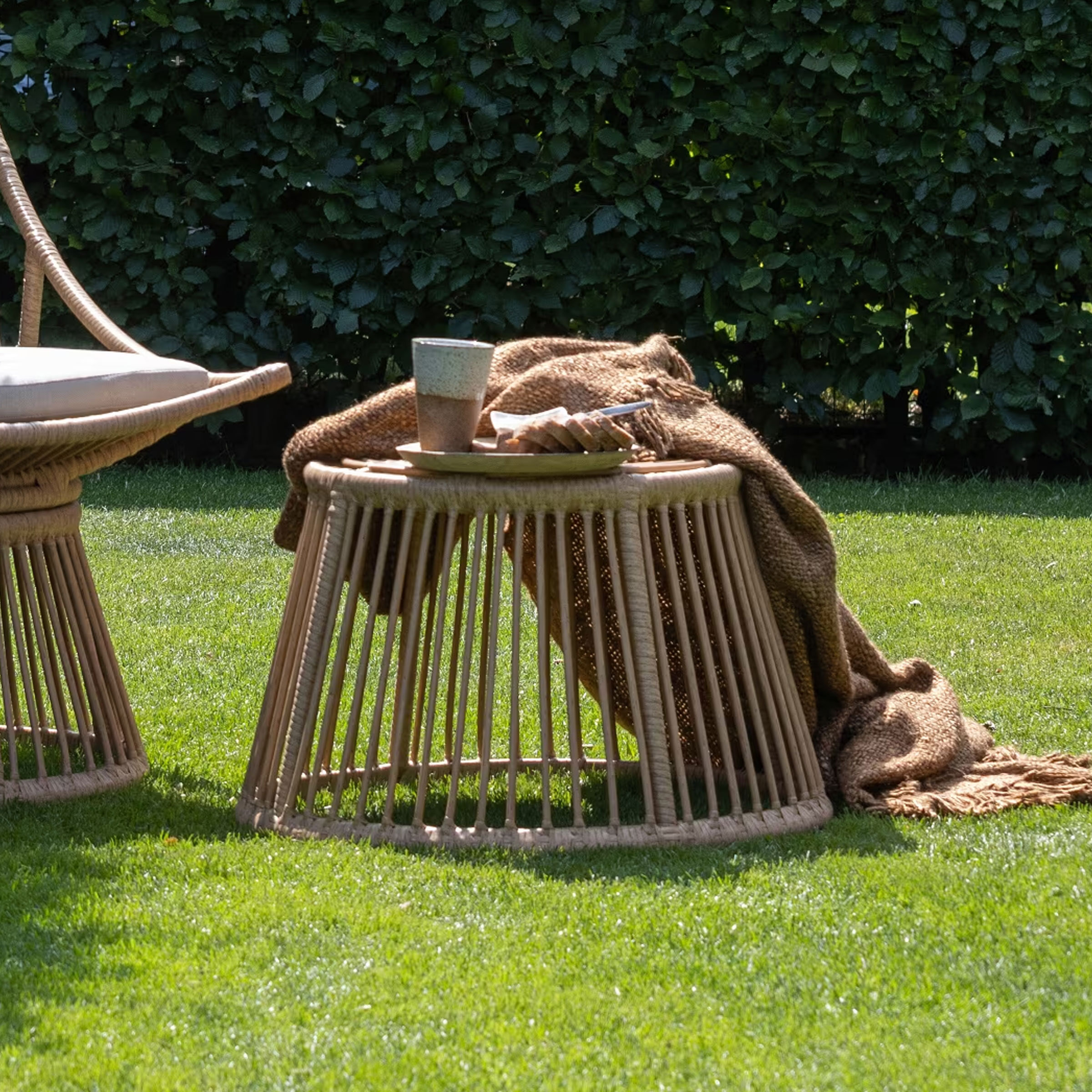 WOOOD Outdoor Hocker/Bijzettafel Alatna Wicker, 43cm - Naturel - Rond