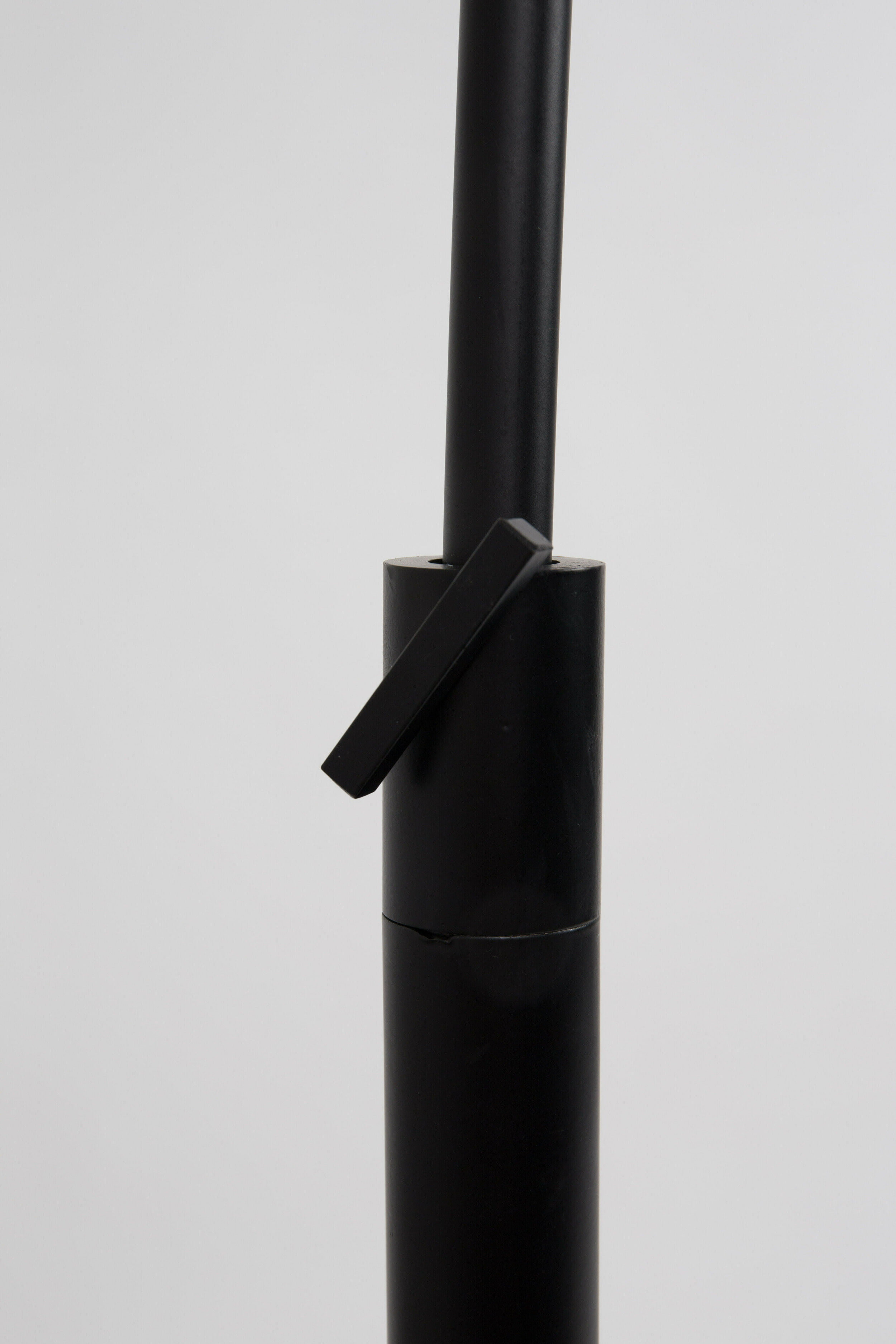 Zuiver Vloerlamp 'Arc' 222cm, kleur Zwart