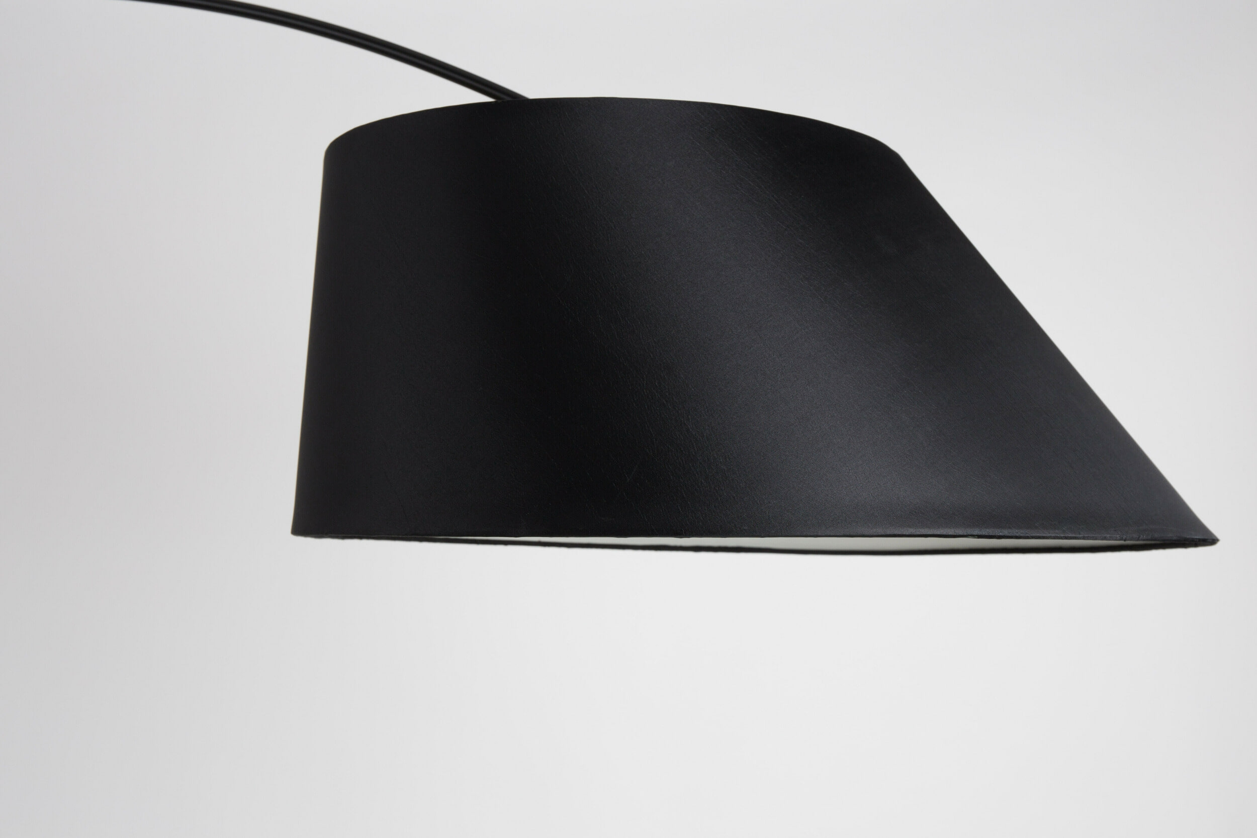Zuiver Vloerlamp 'Arc' 222cm, kleur Zwart