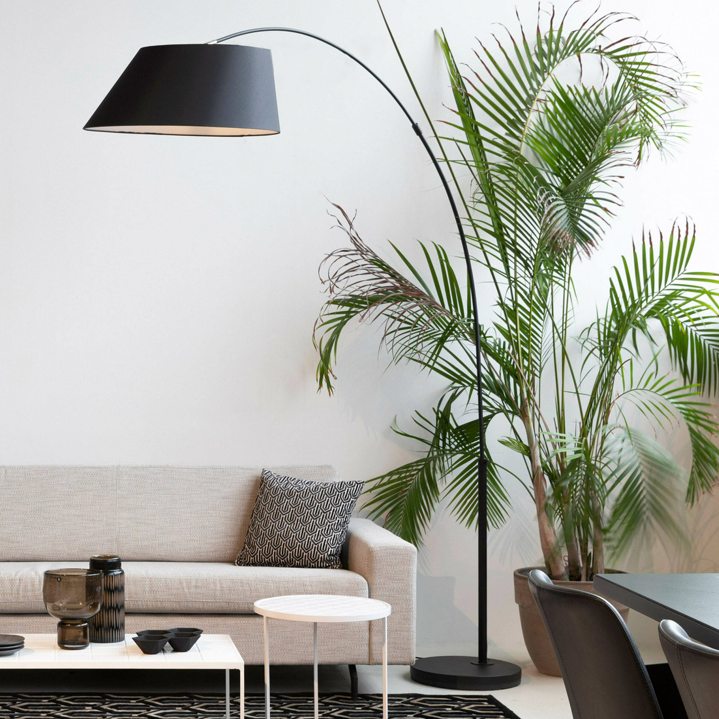 Zuiver Vloerlamp 'Arc' 222cm, kleur Zwart