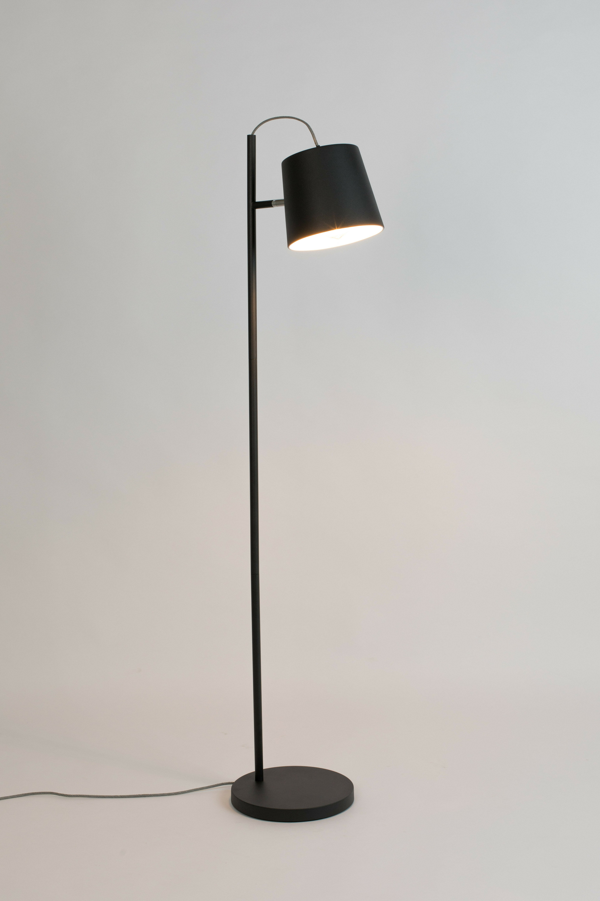 Zuiver Vloerlamp 'Buckle Head' 150cm, kleur Zwart