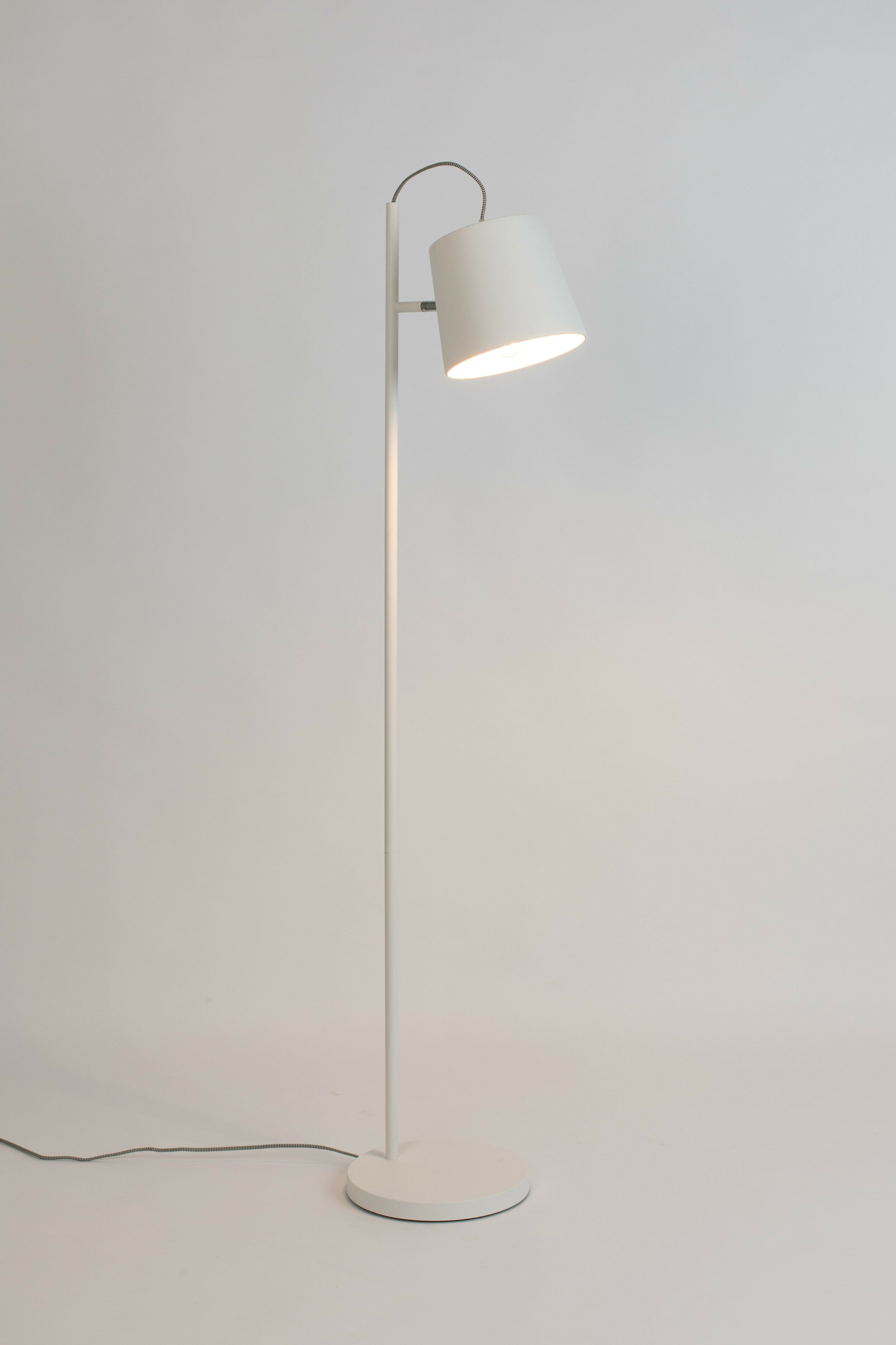 Zuiver Vloerlamp 'Buckle Head' 150cm, kleur Wit