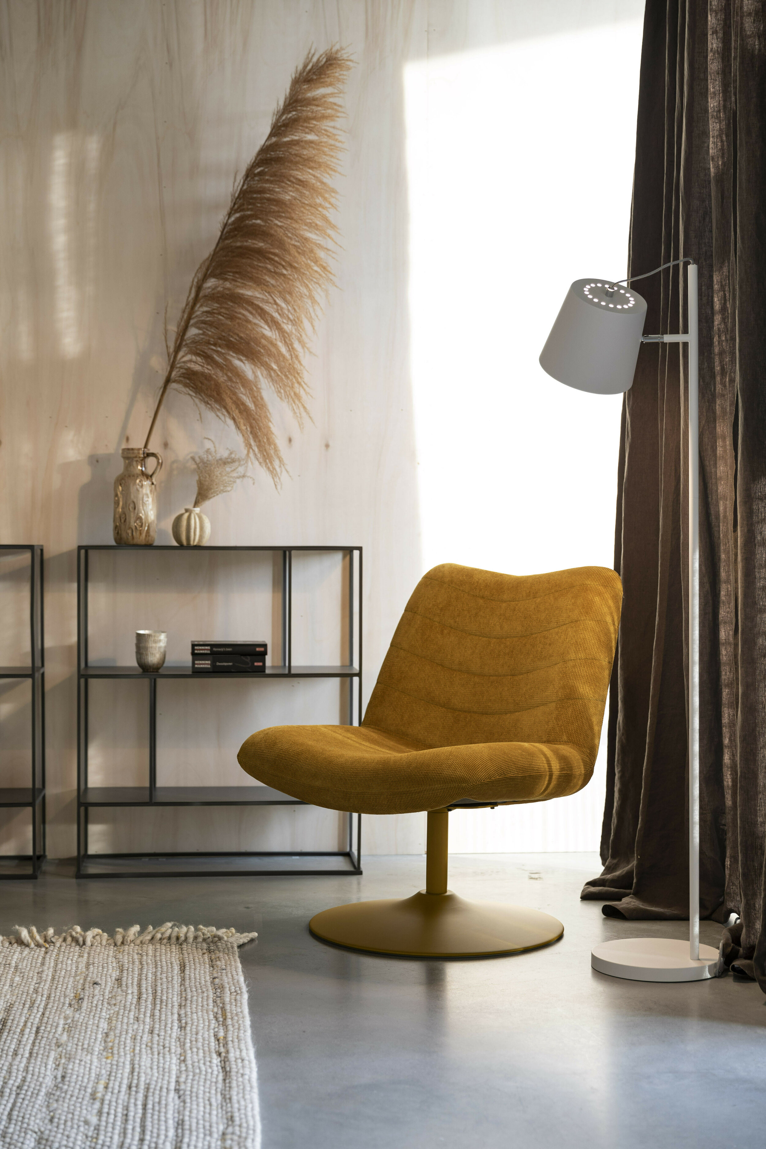 Zuiver Vloerlamp 'Buckle Head' 150cm, kleur Wit